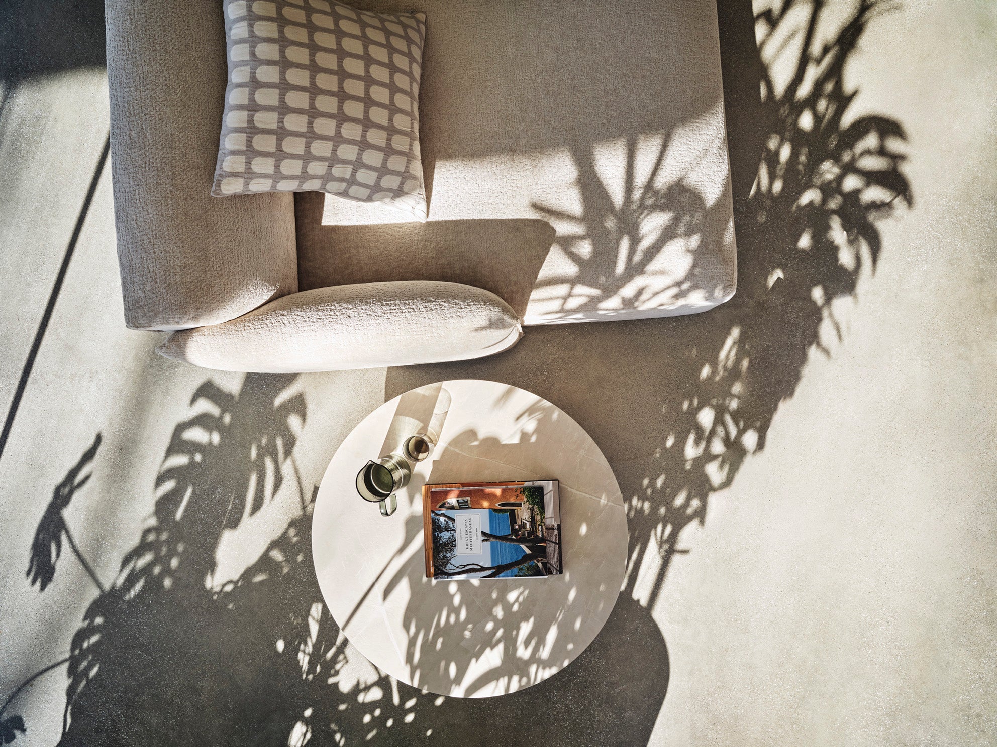 Beistelltisch SANDY mit brauner Tischplatte und dunklem Holzgestell