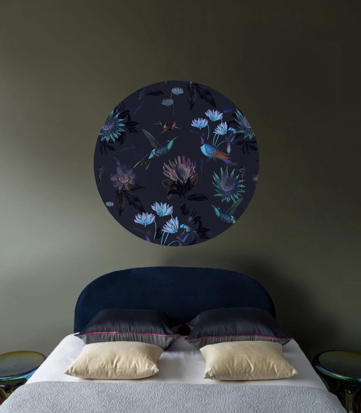 Wandbild in Kreisform DOTS - TOXIC HUMMINGBIRDS schwarz mit Blau