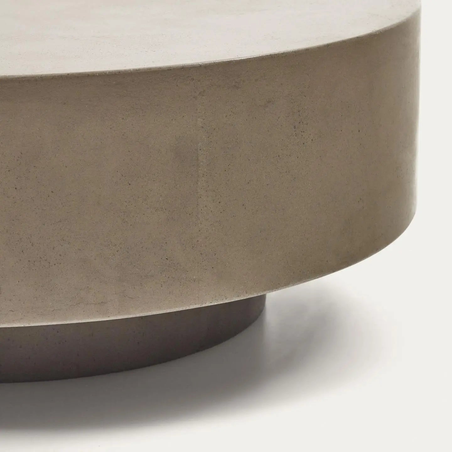 Stolik kawowy GARBET szary cement – Kave Home