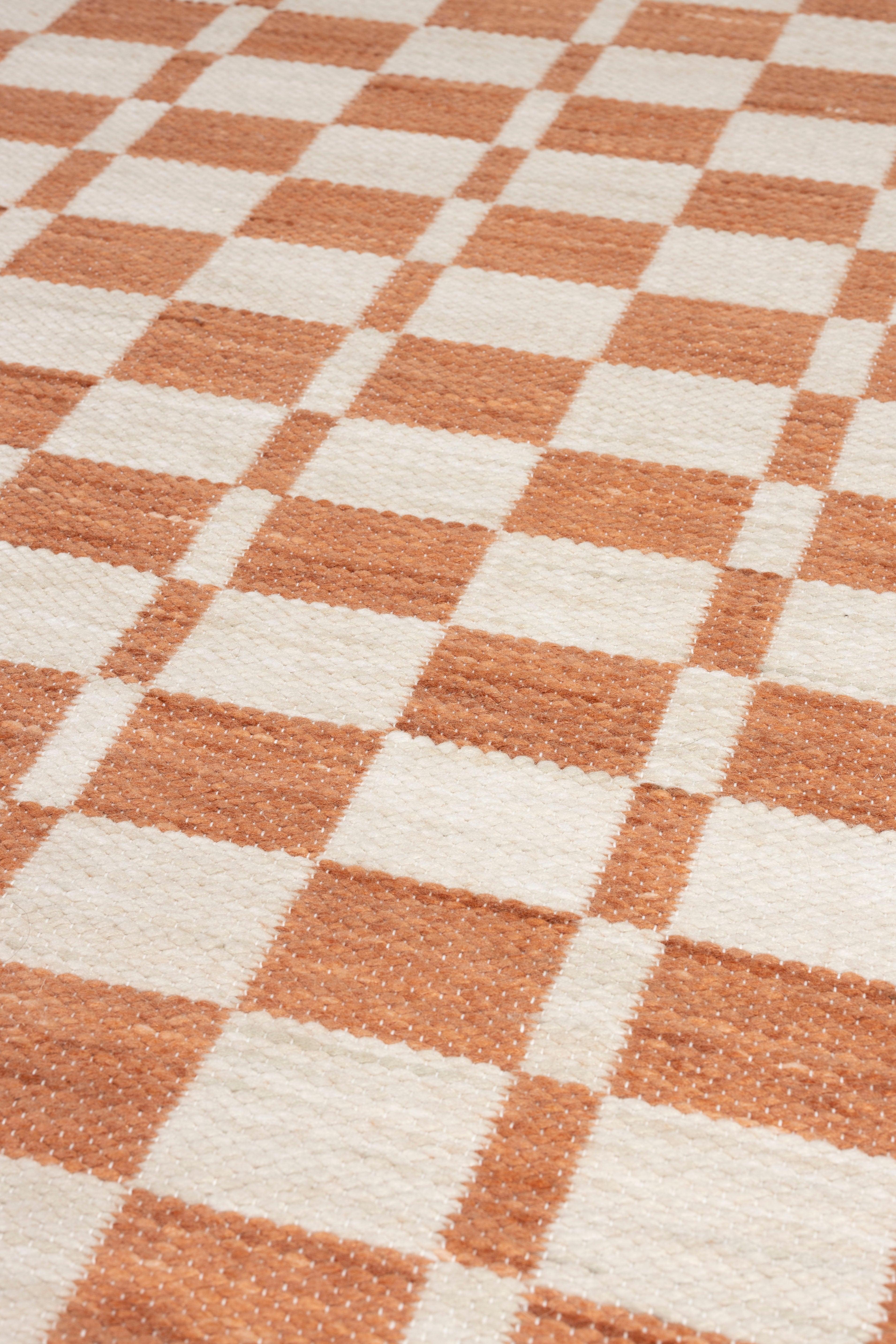 Dywan CHECKER ceglany Zuiver Eye on Design