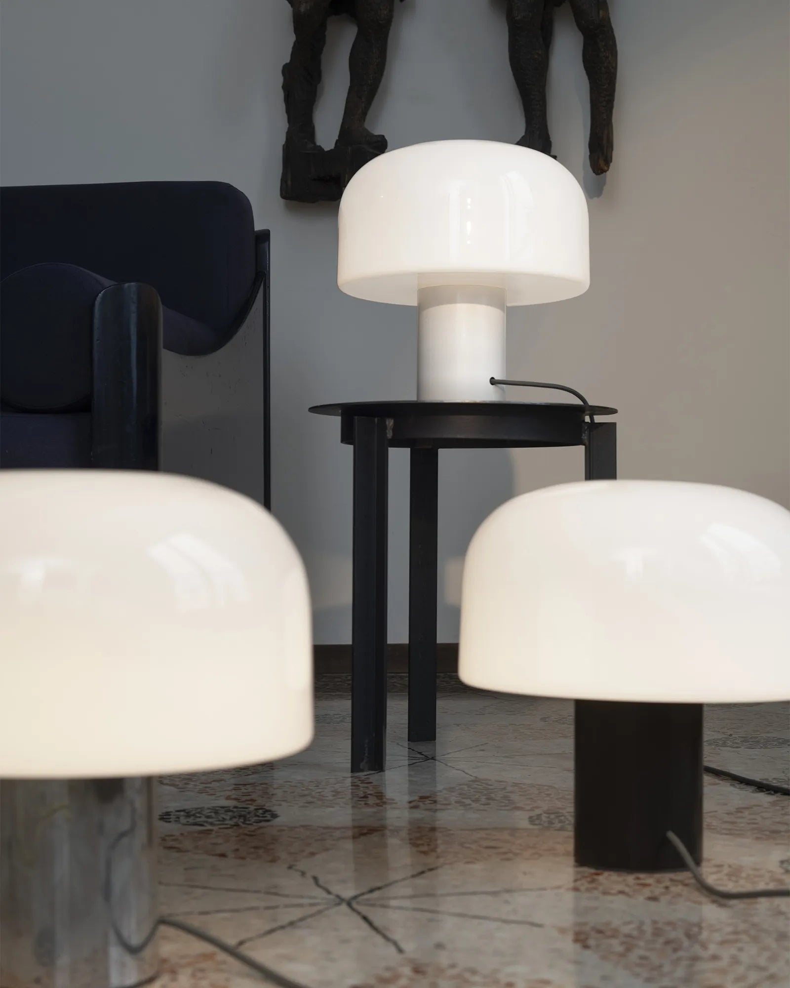 BELLHOP T White Table Lamp