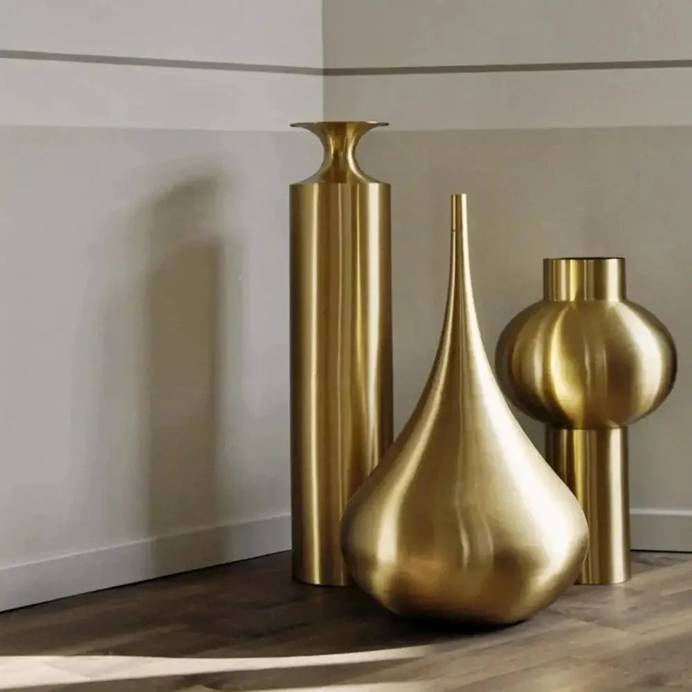 Messingvase schlagen