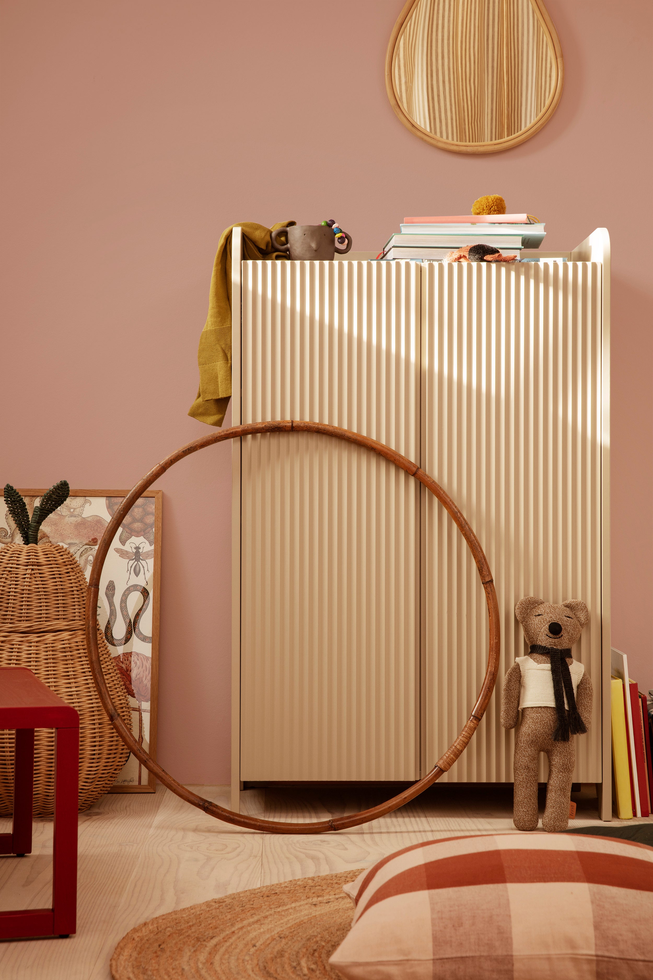 SILL CUPBOARD LOW 2-türiger Kleiderschrank beige