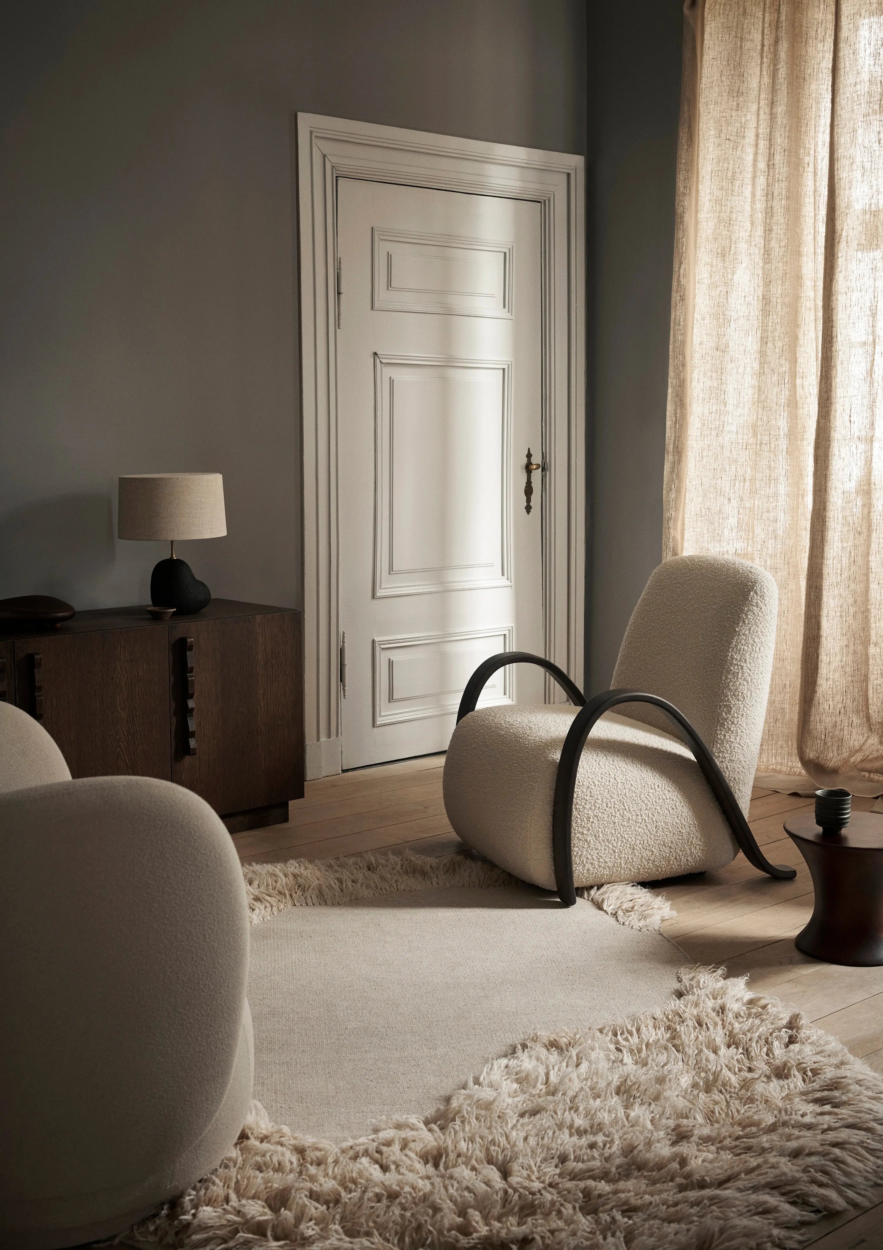 Ovaler Teppich NORTE beige mit langem Flor