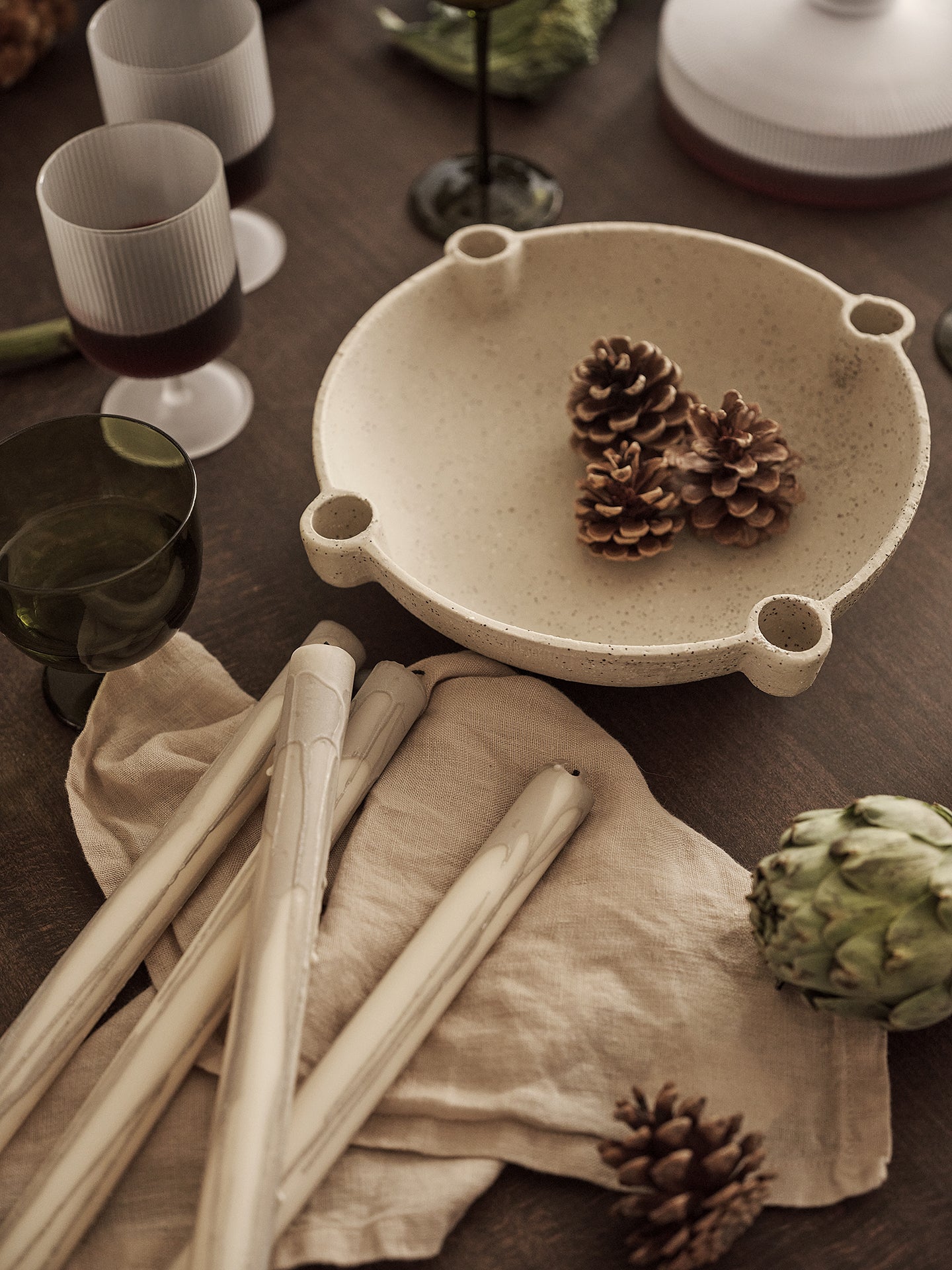 Set von DRYP Kerzen beige mit Grau