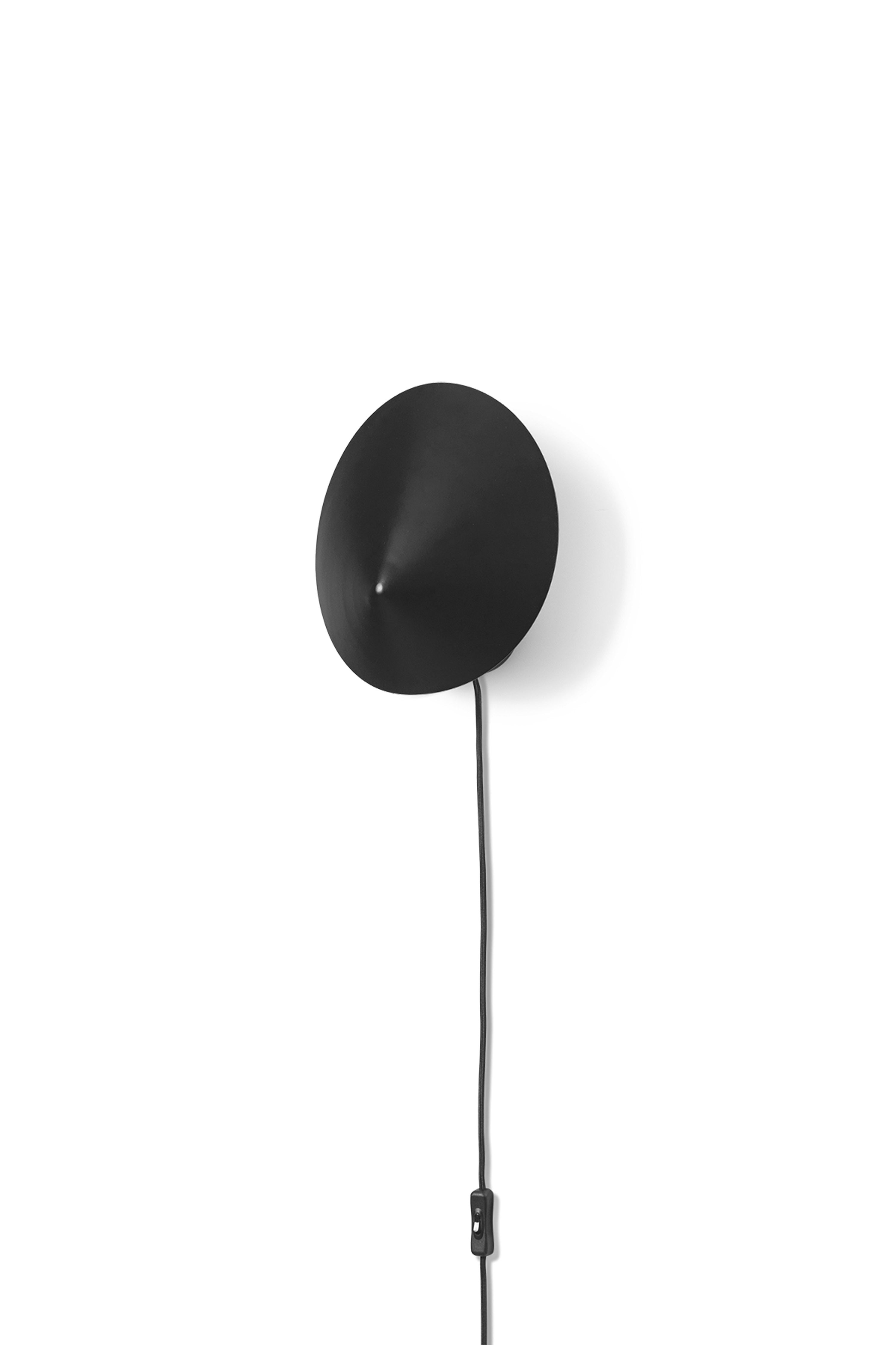 ARUM black wall lamp