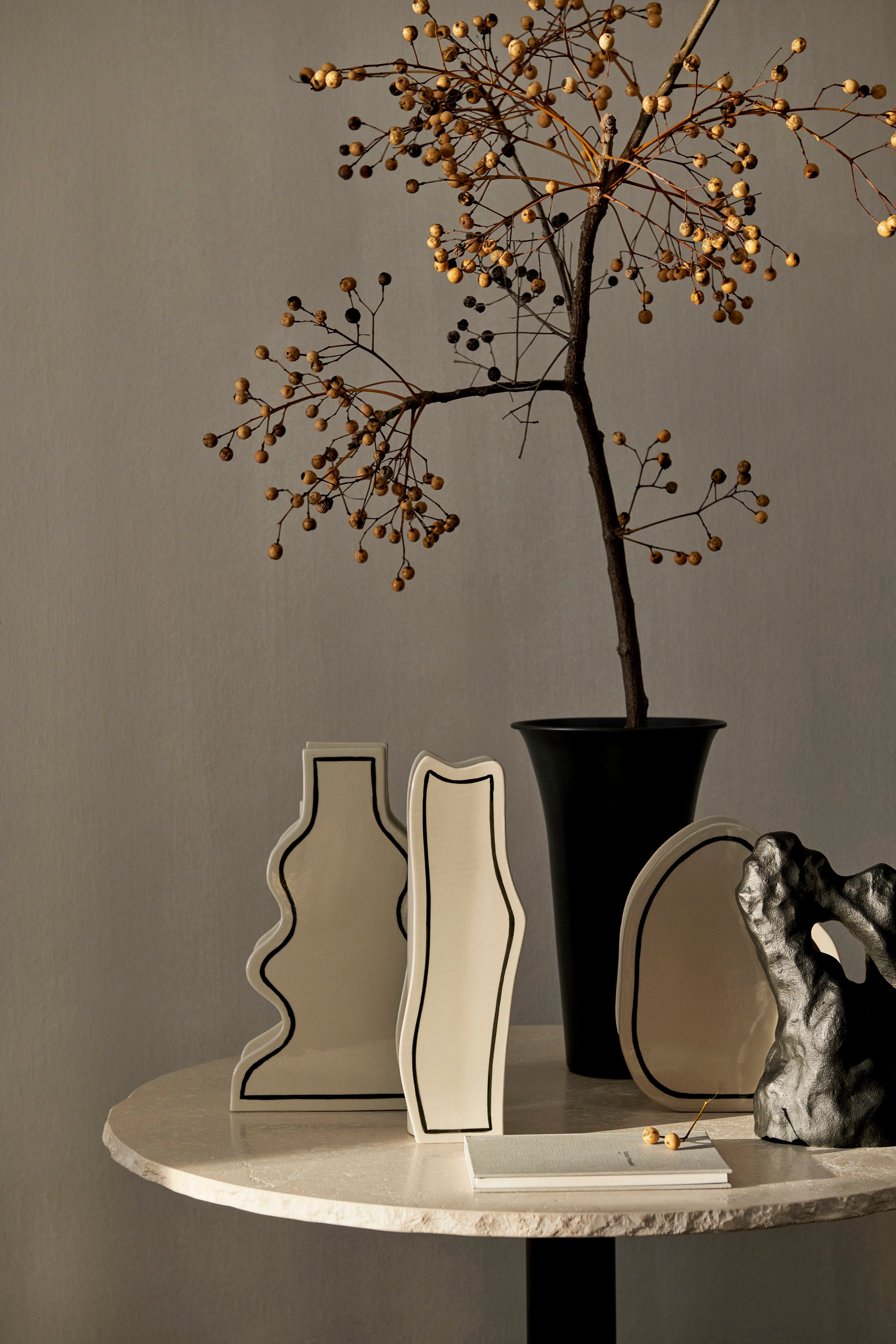 PASTE VASE CURVY Vase cremeweiß mit schwarzem Muster