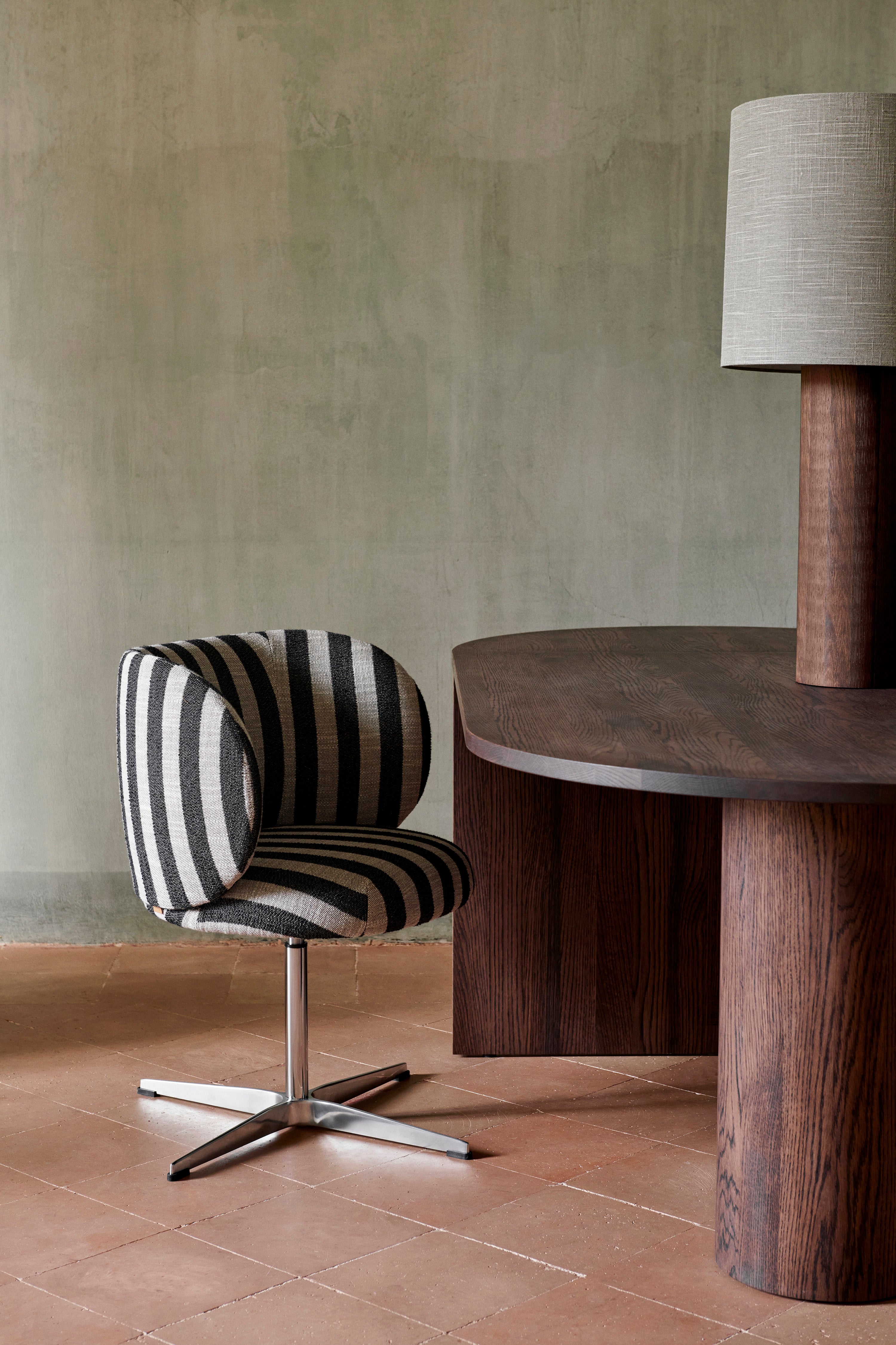 Bürostuhl RICO SWIVEL Louisiana sandfarben mit gebrochenem Weiß