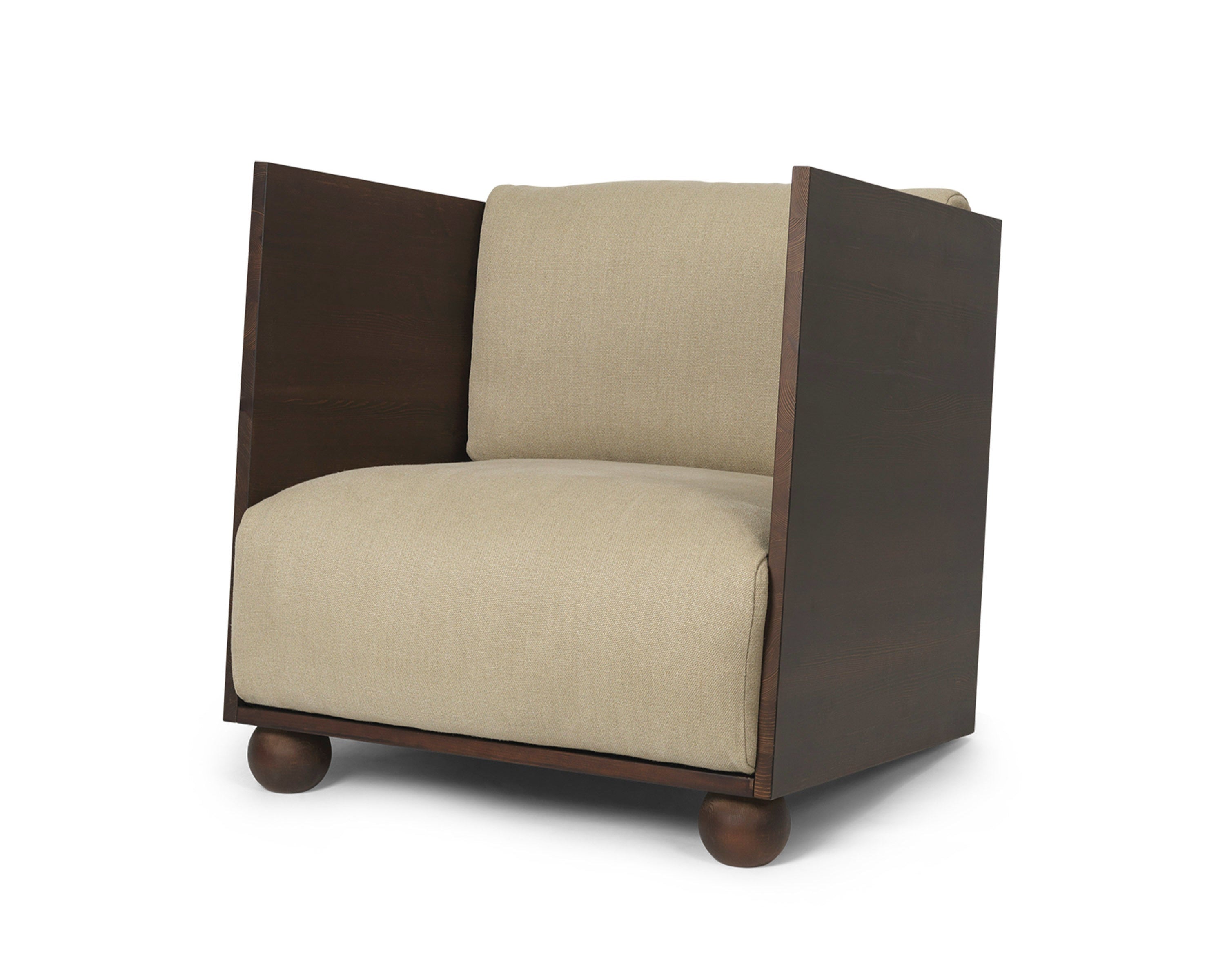 RUM Sessel in Beige mit dunkelbraunem Holzgestell