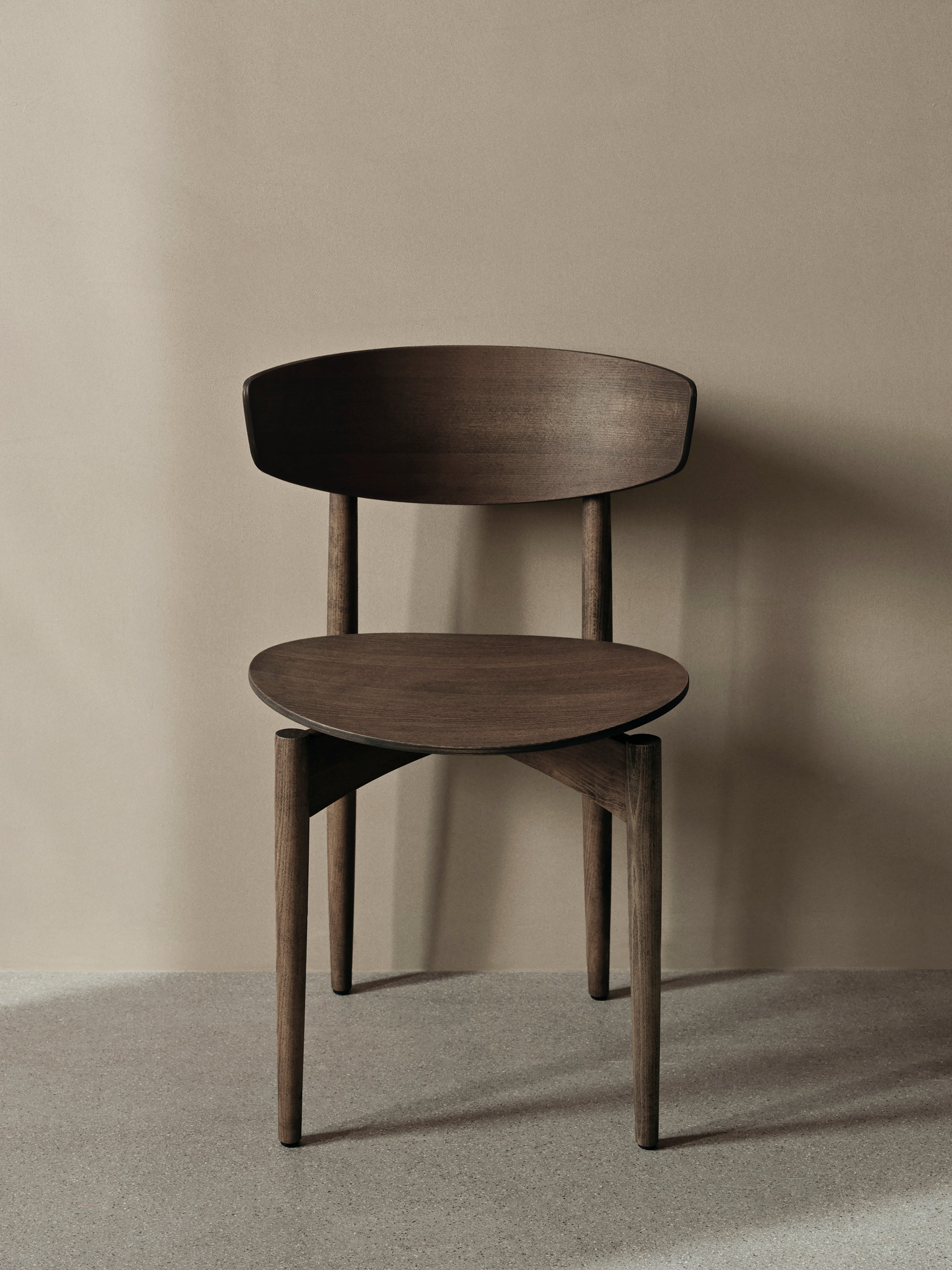 Stuhl Herman Wood dunkelbraune Buche