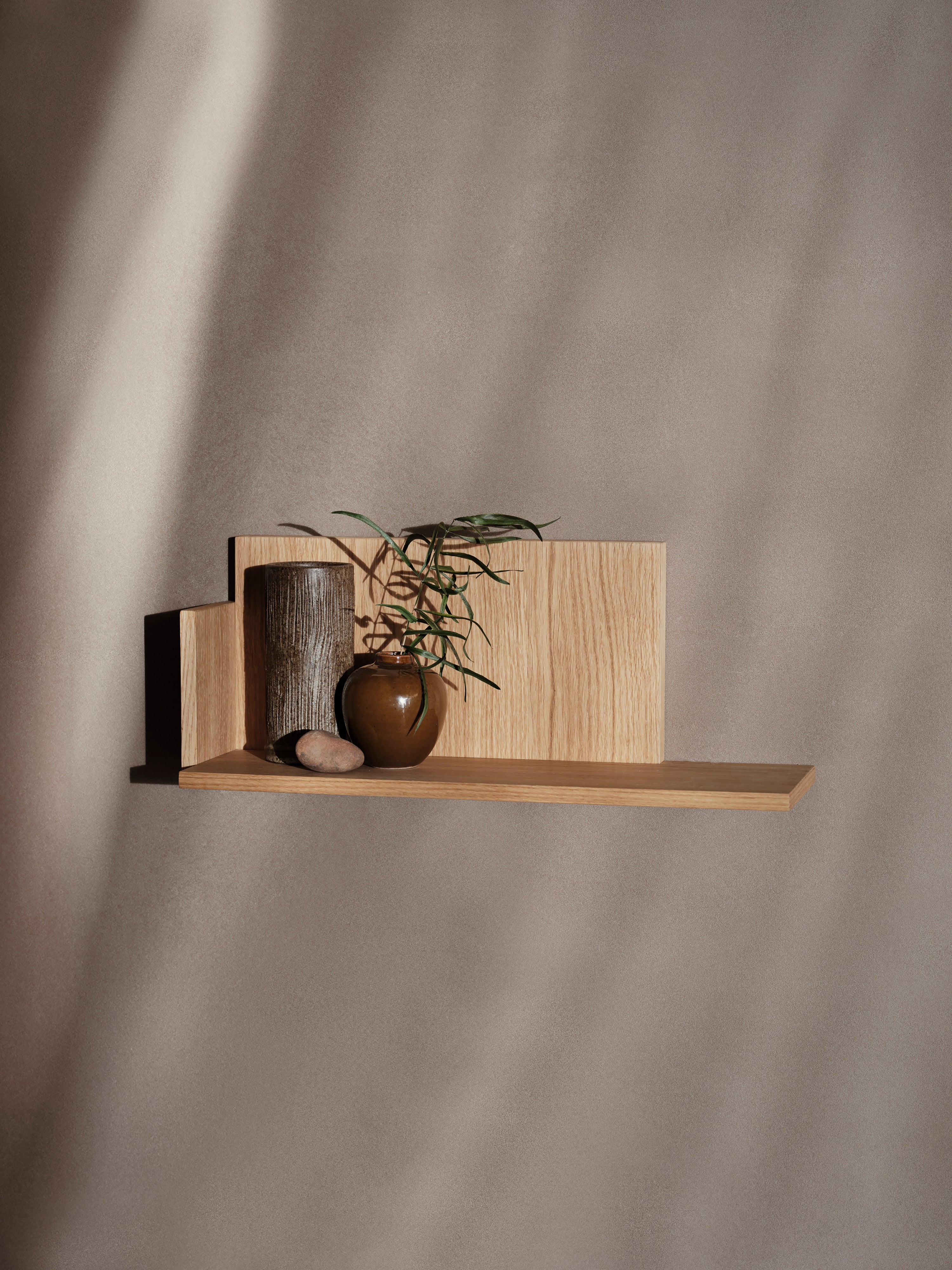 STAGGER LOW hanging shelf oiled oak plywood