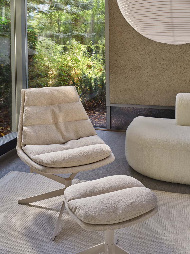 Fat frank footrest upholstered