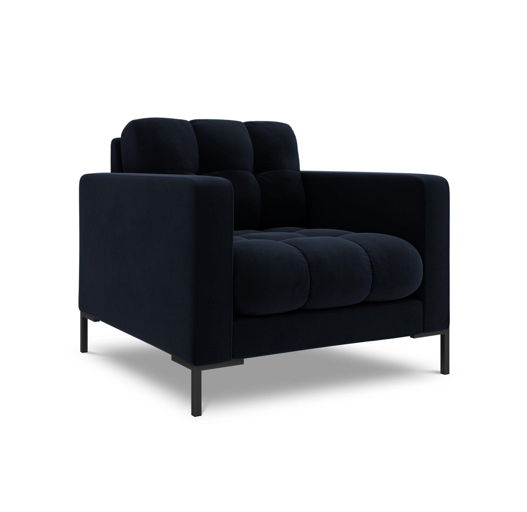 Fotel aksamitny BALI ciemnoniebieski z czarną podstawą Cosmopolitan Design Eye on Design