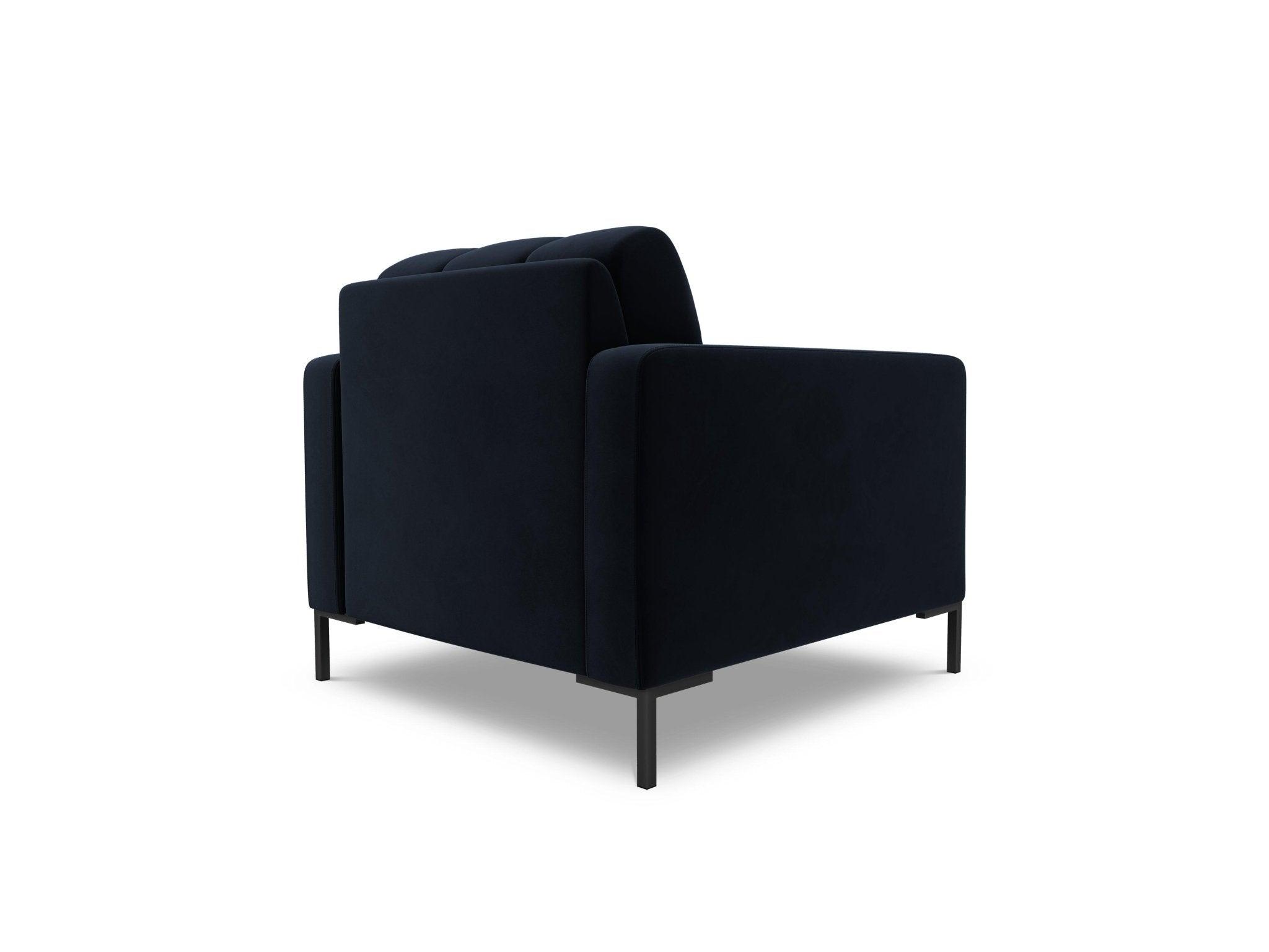Fotel aksamitny BALI ciemnoniebieski z czarną podstawą Cosmopolitan Design Eye on Design