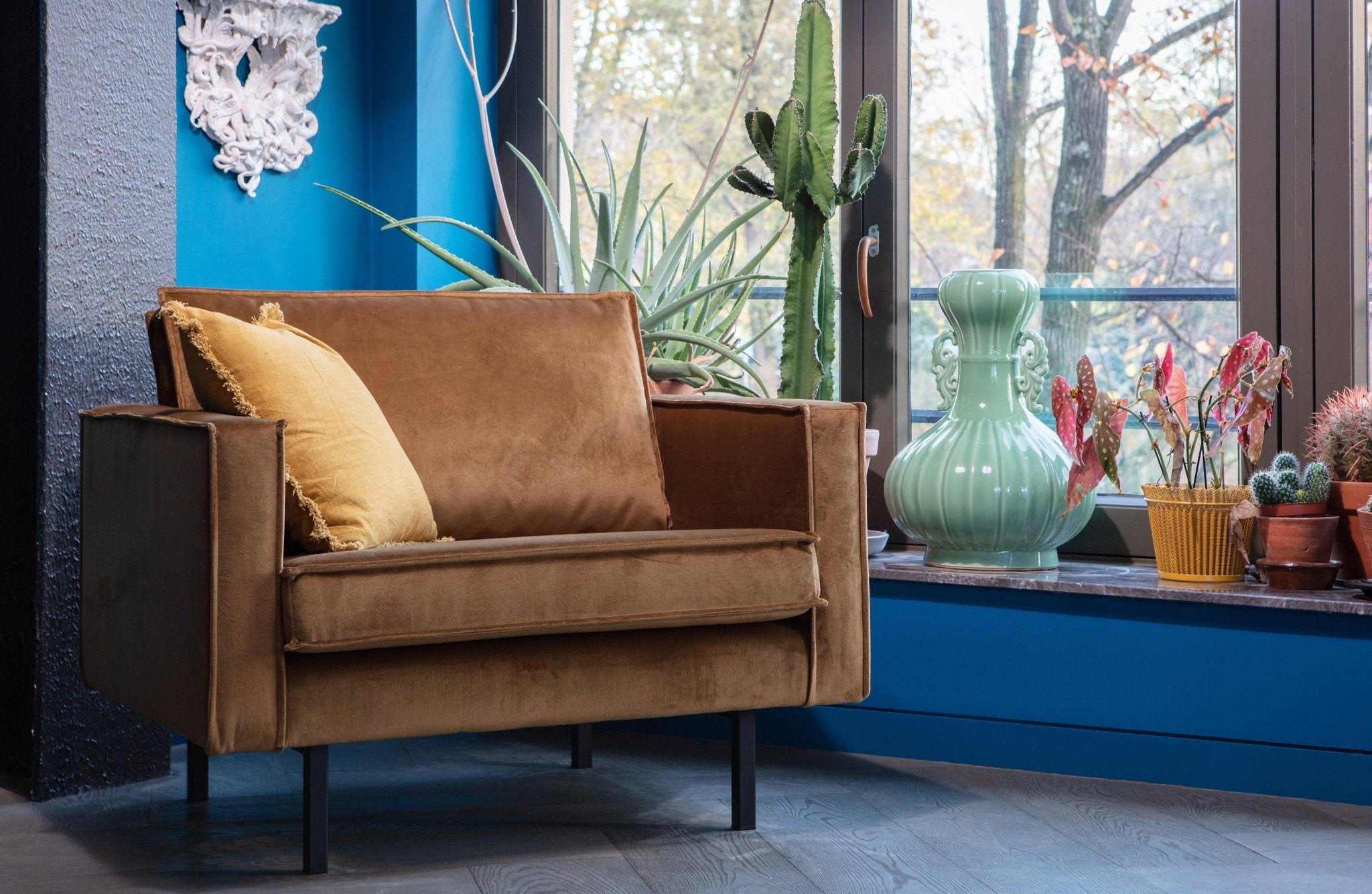 Velvet armchair rodeo classic honey