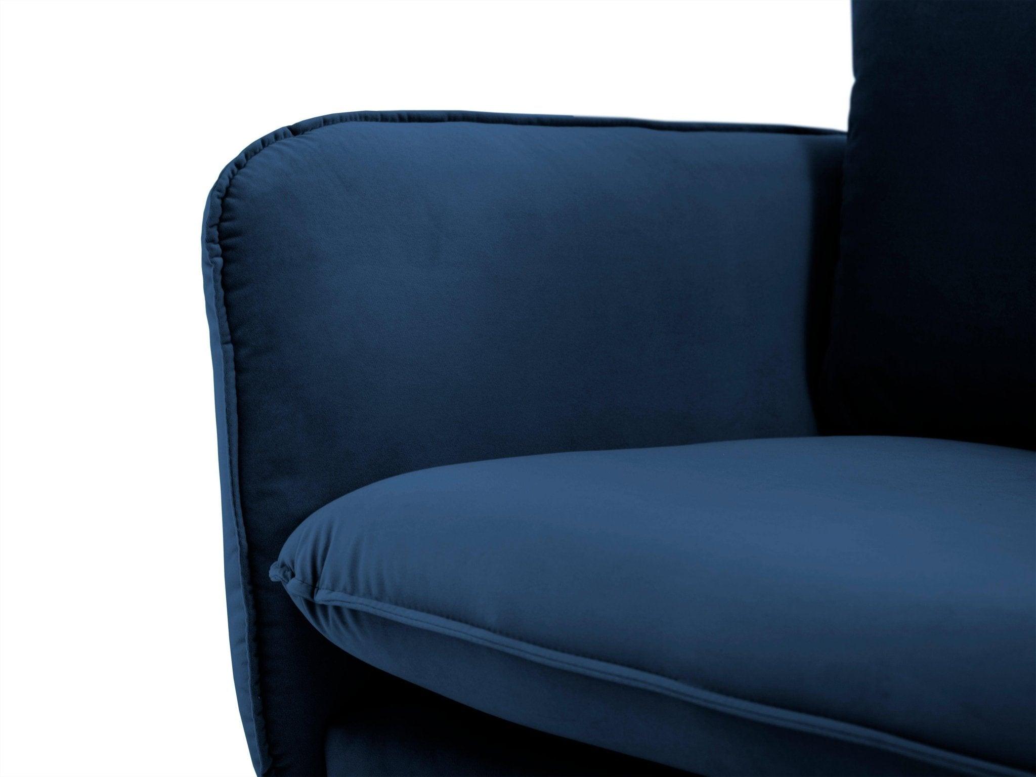 Fotel aksamitny VIENNA niebieski z czarną podstawą Cosmopolitan Design Eye on Design