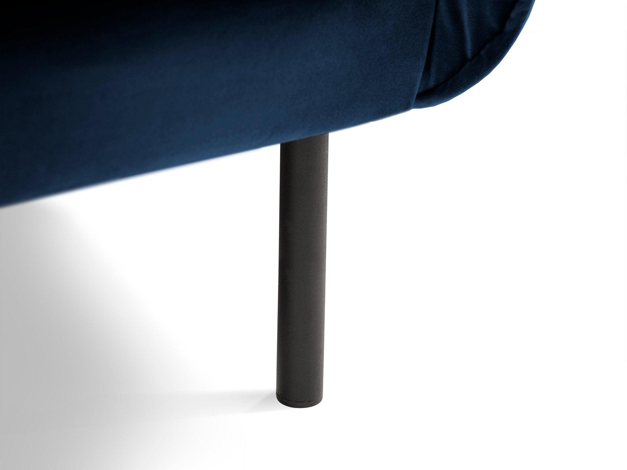 Fotel aksamitny VIENNA niebieski z czarną podstawą Cosmopolitan Design Eye on Design