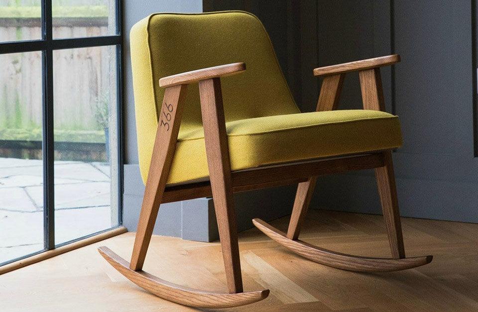 Fotel bujany 366 żółty w tkaninie Shine Velvet Mustard 366 concept Eye on Design