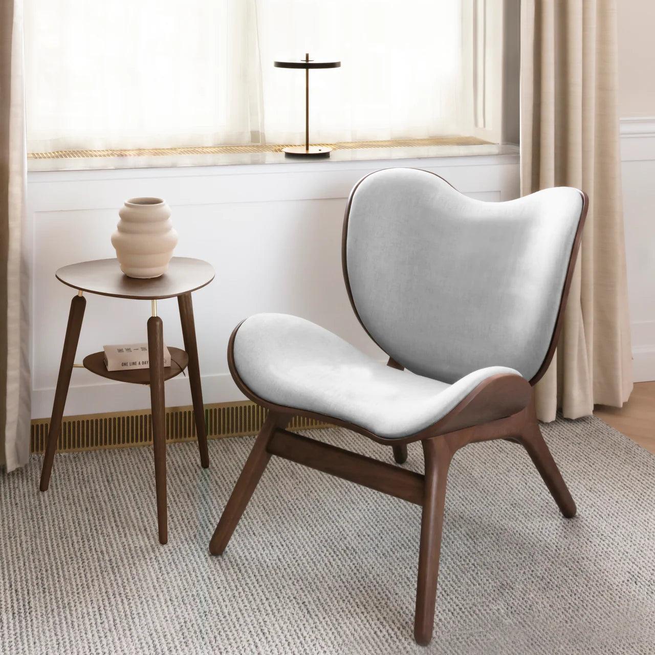 Fotel CONVERSATION PIECE żółty z czarną podstawą UMAGE Eye on Design