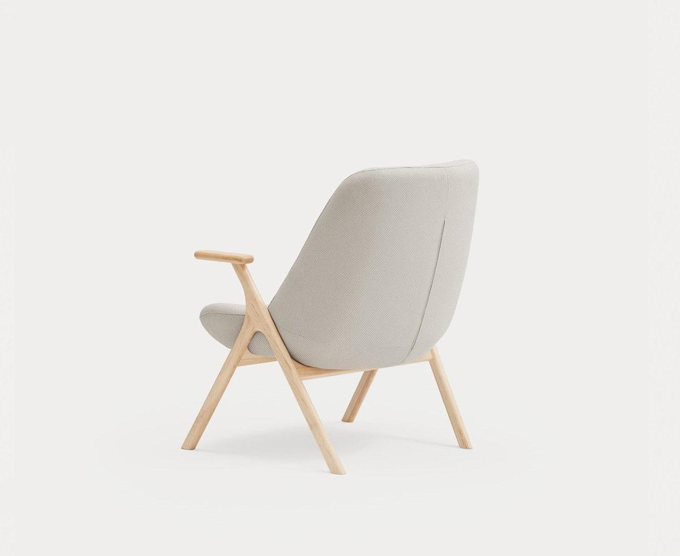 Fotel DINS kremowy z drewnianą podstawą Teulat Eye on Design