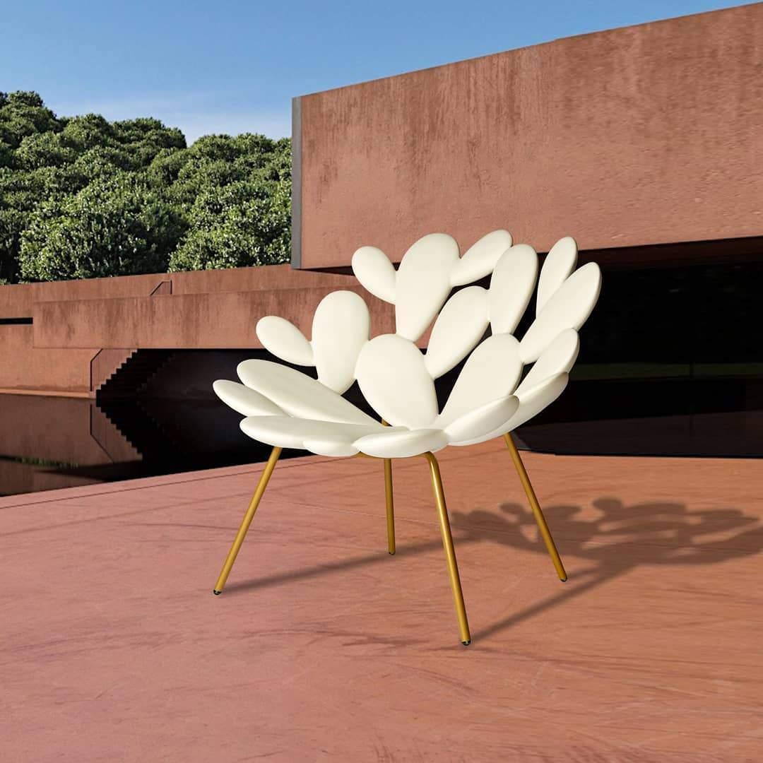 Fotel FILICUDI biały - Poekspozycyjny Qeeboo Eye on Design