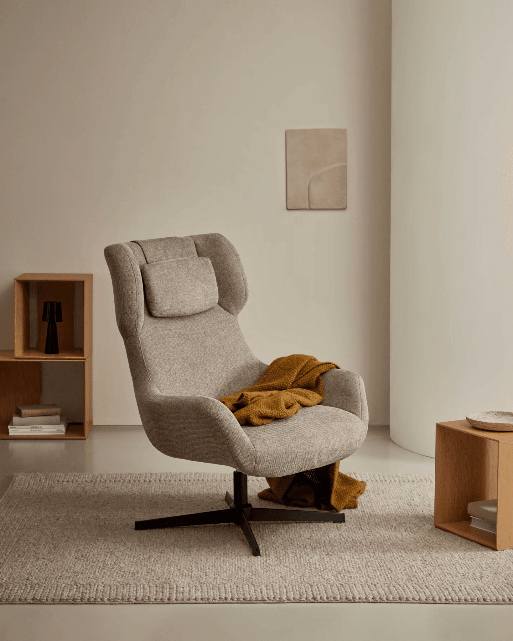 Fotel obrotowy ZALINA jasnobrązowy szenil La Forma Eye on Design