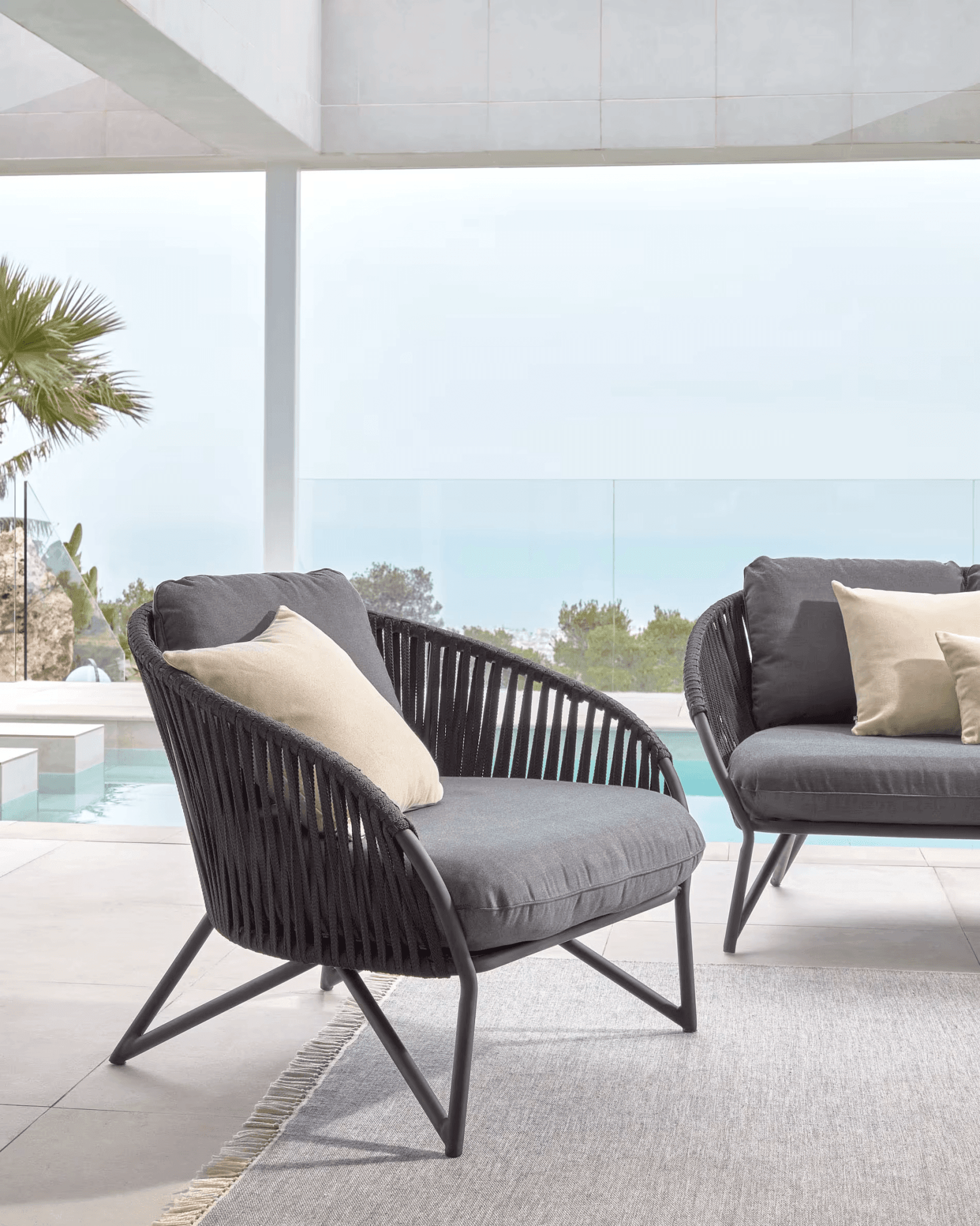 Fotel ogrodowy BRANZIE czarny La Forma Eye on Design