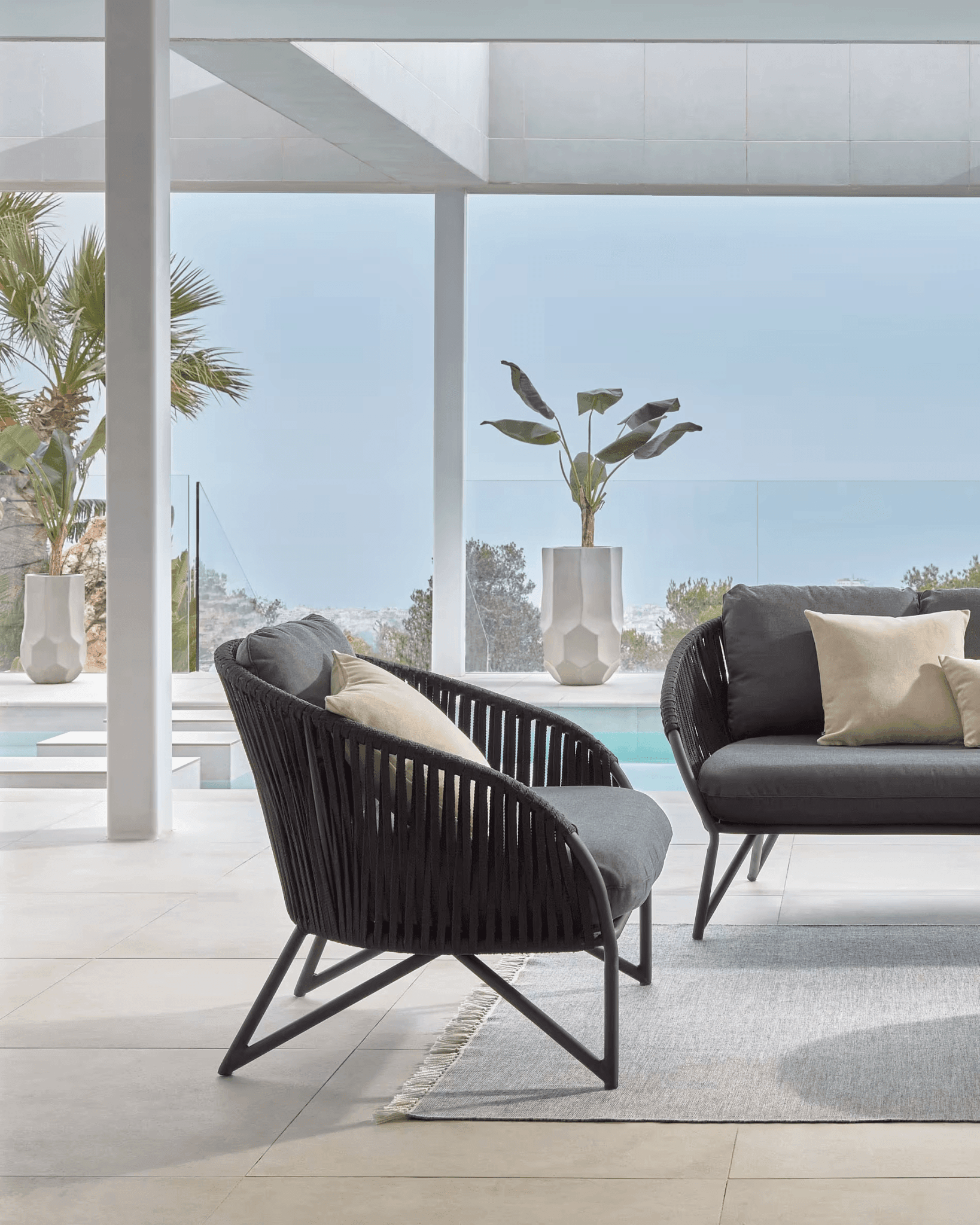 Fotel ogrodowy BRANZIE czarny La Forma Eye on Design