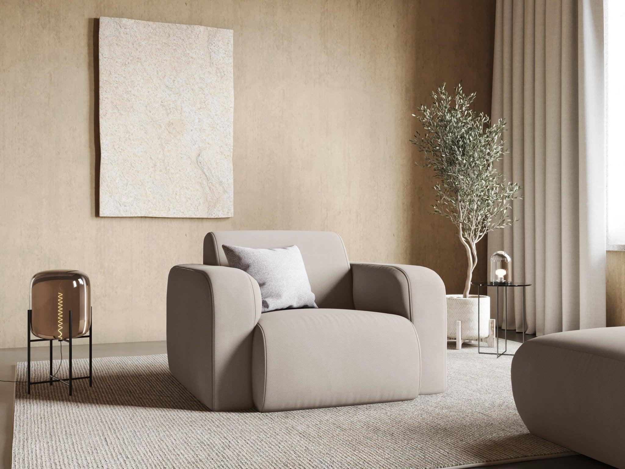 Fotel w tkaninie chenillowej LOLA beżowy Windsor & Co Eye on Design