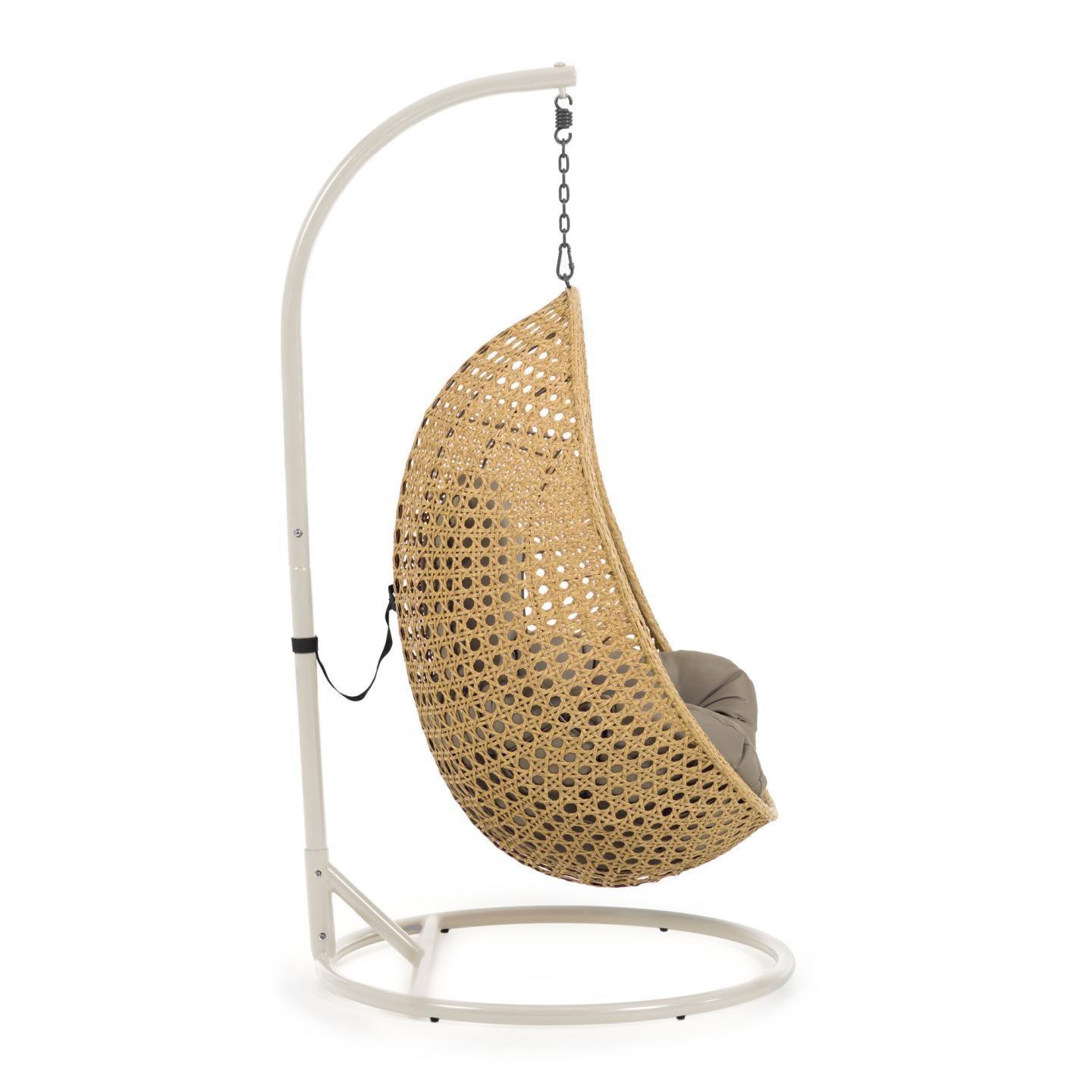 Fotel wiszący CIRA rattanowy z jasnobeżową podstawą La Forma Eye on Design