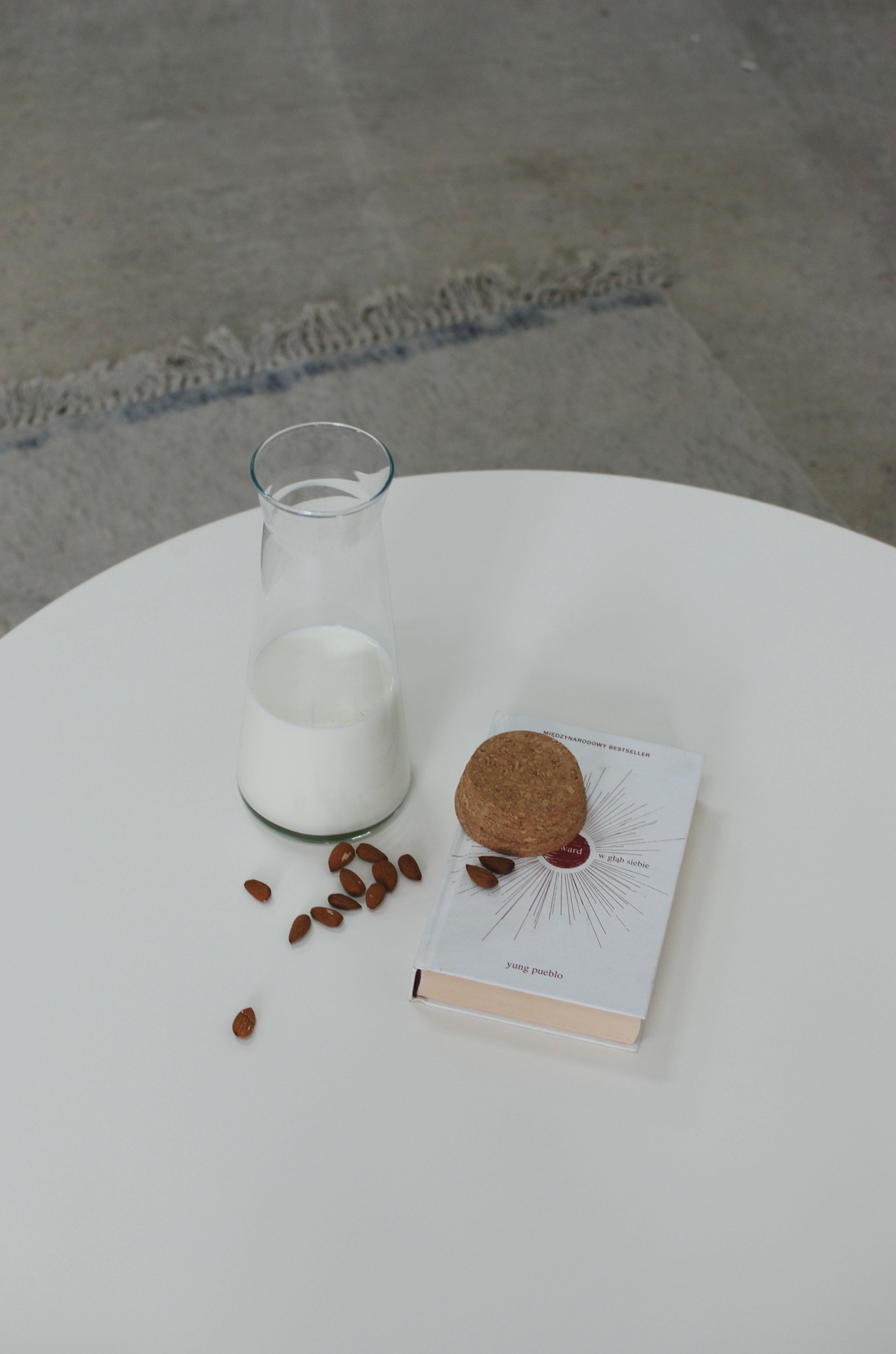 Kaffeetisch FUKU aus Stahl und Holz