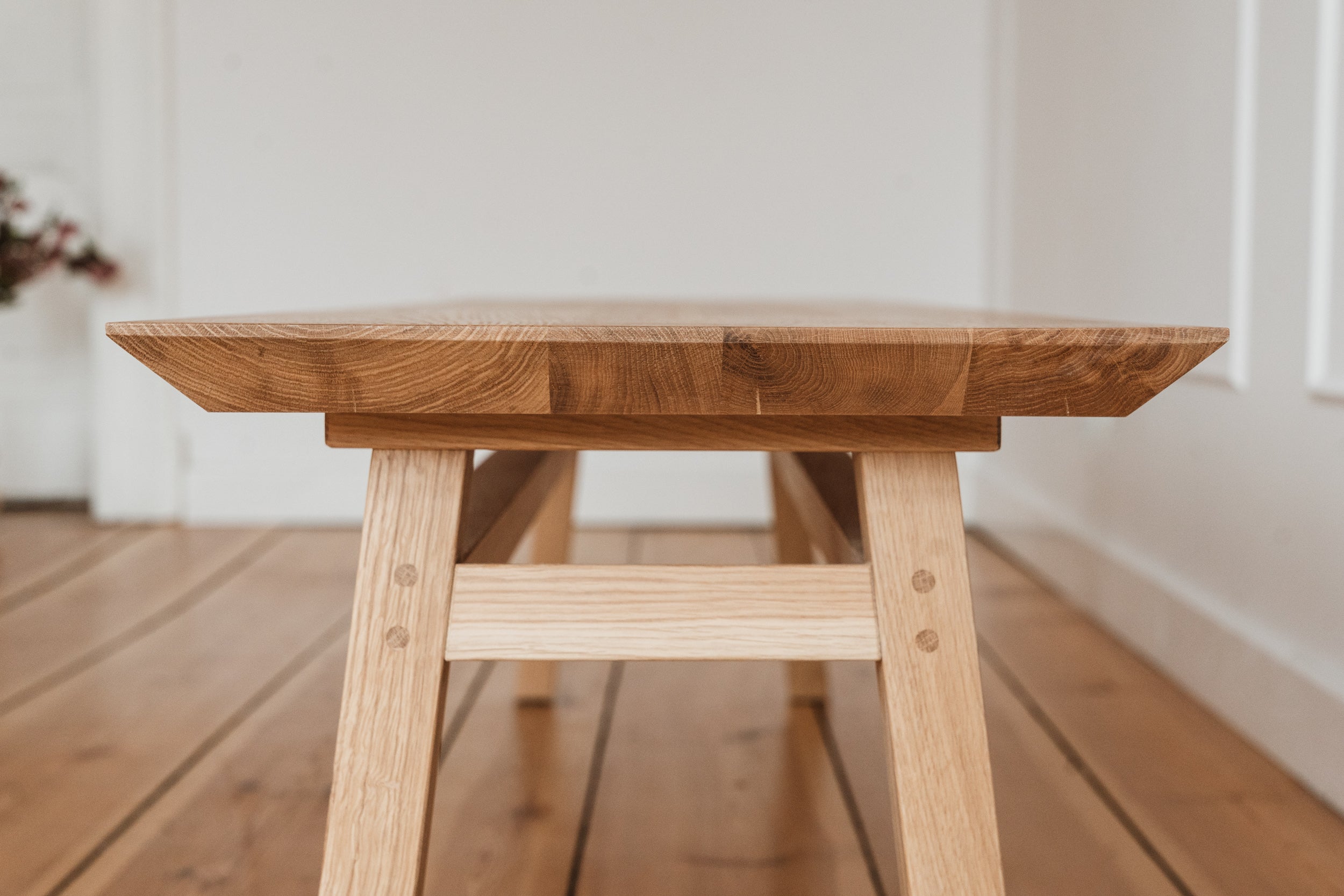 GEORGE Bench in Oak Wood