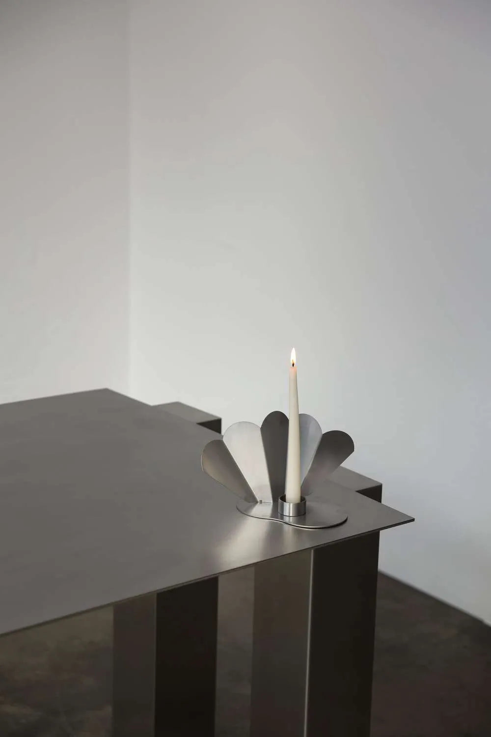 Stahl-Teelichthalter PAONNE