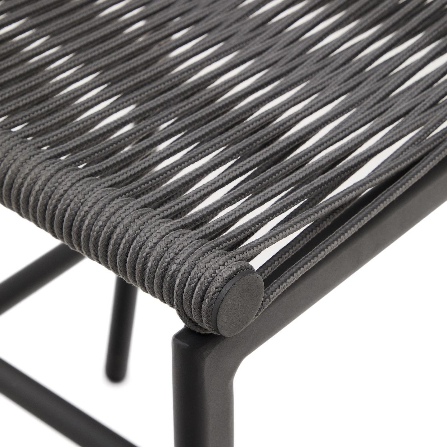 Hoker ogrodowy CULIP czarny La Forma Eye on Design