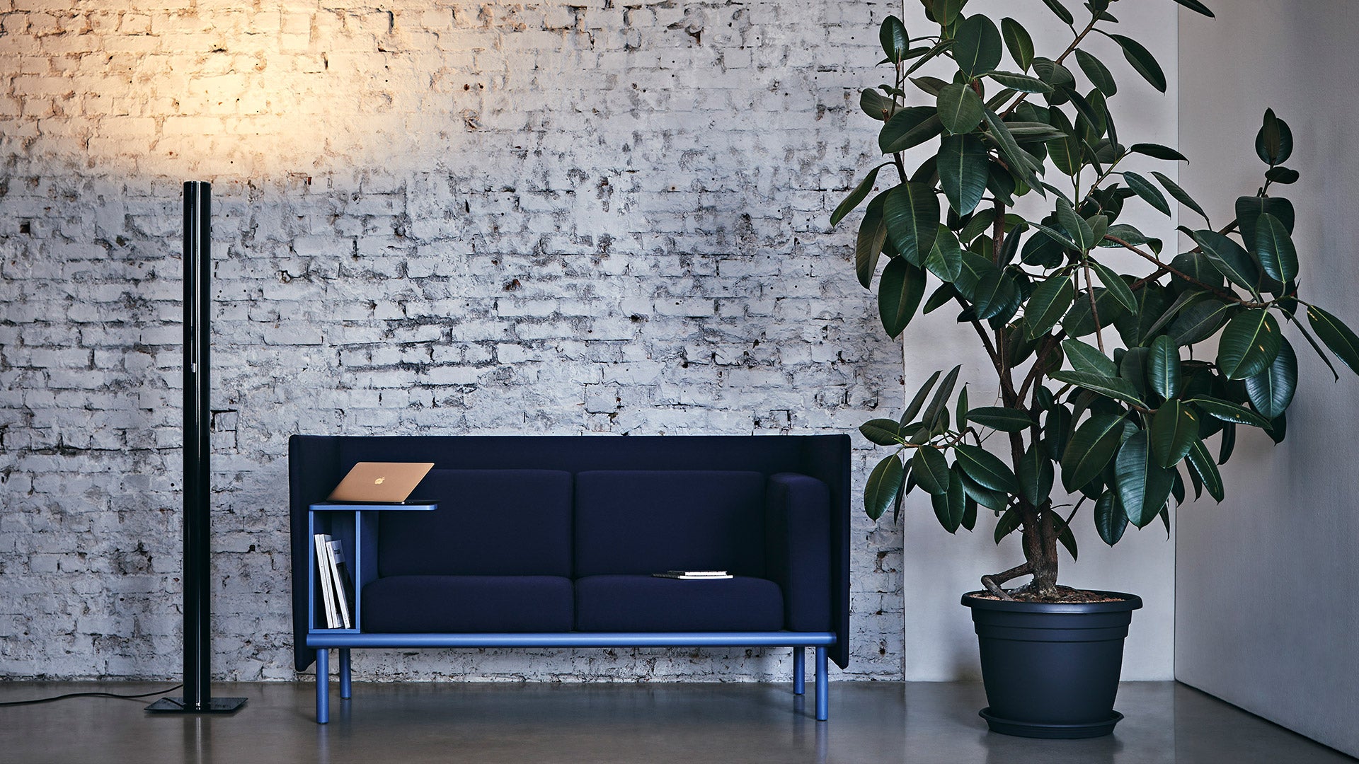 Stehlampe LLIO glänzend schwarz