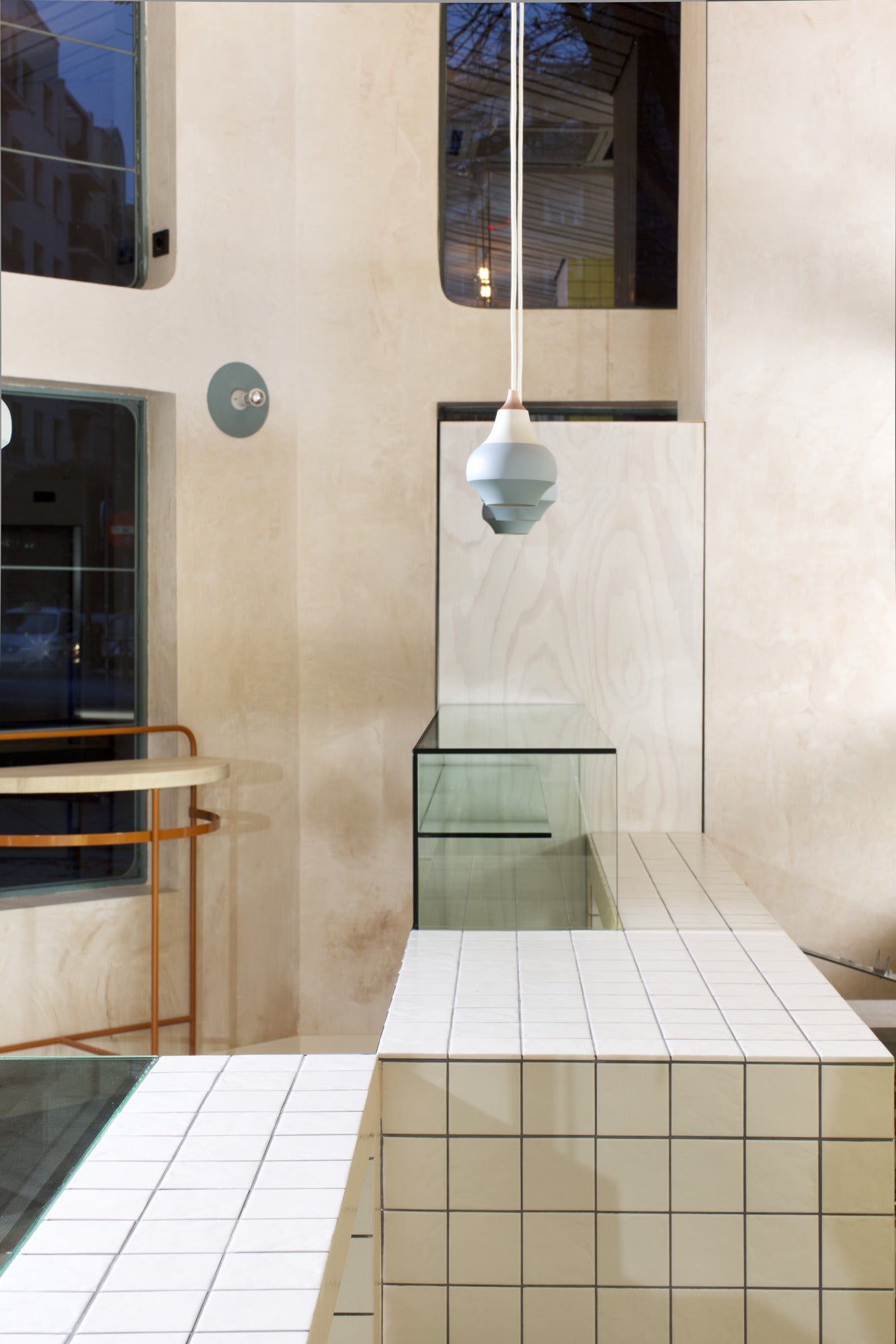 Pendant lamp CIRQUE white with gray tip