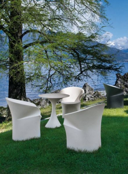 Kissi Black Cafe Tisch