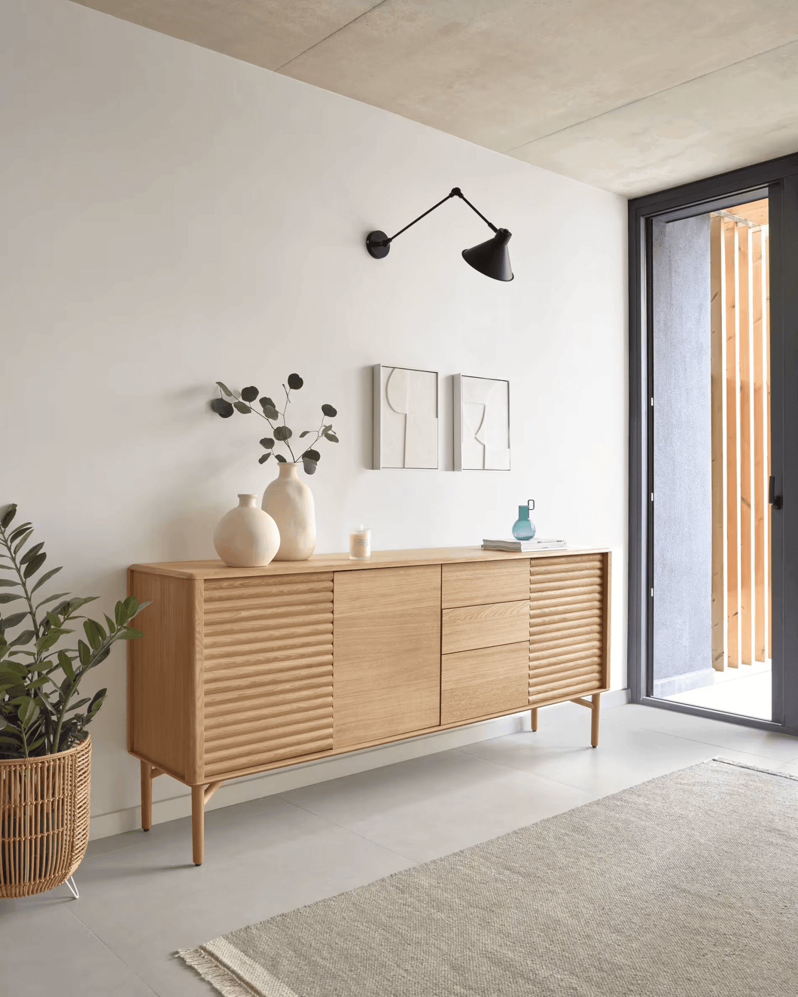 Komoda LENON drewno dębowe La Forma Eye on Design