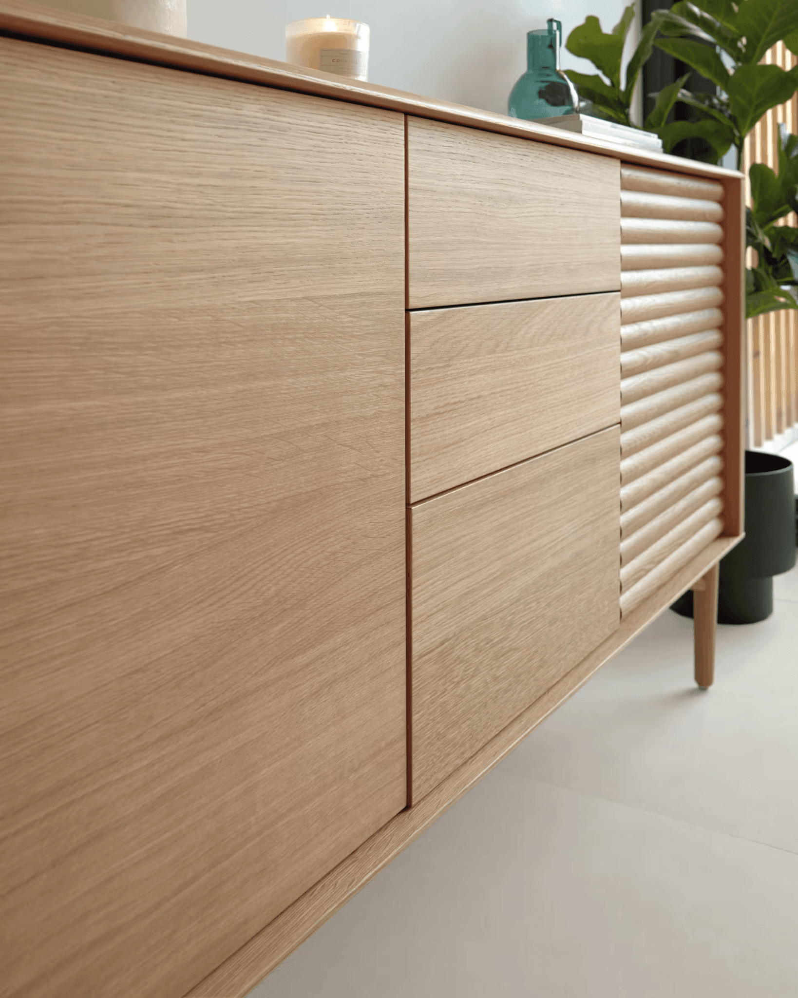 Komoda LENON drewno dębowe La Forma Eye on Design