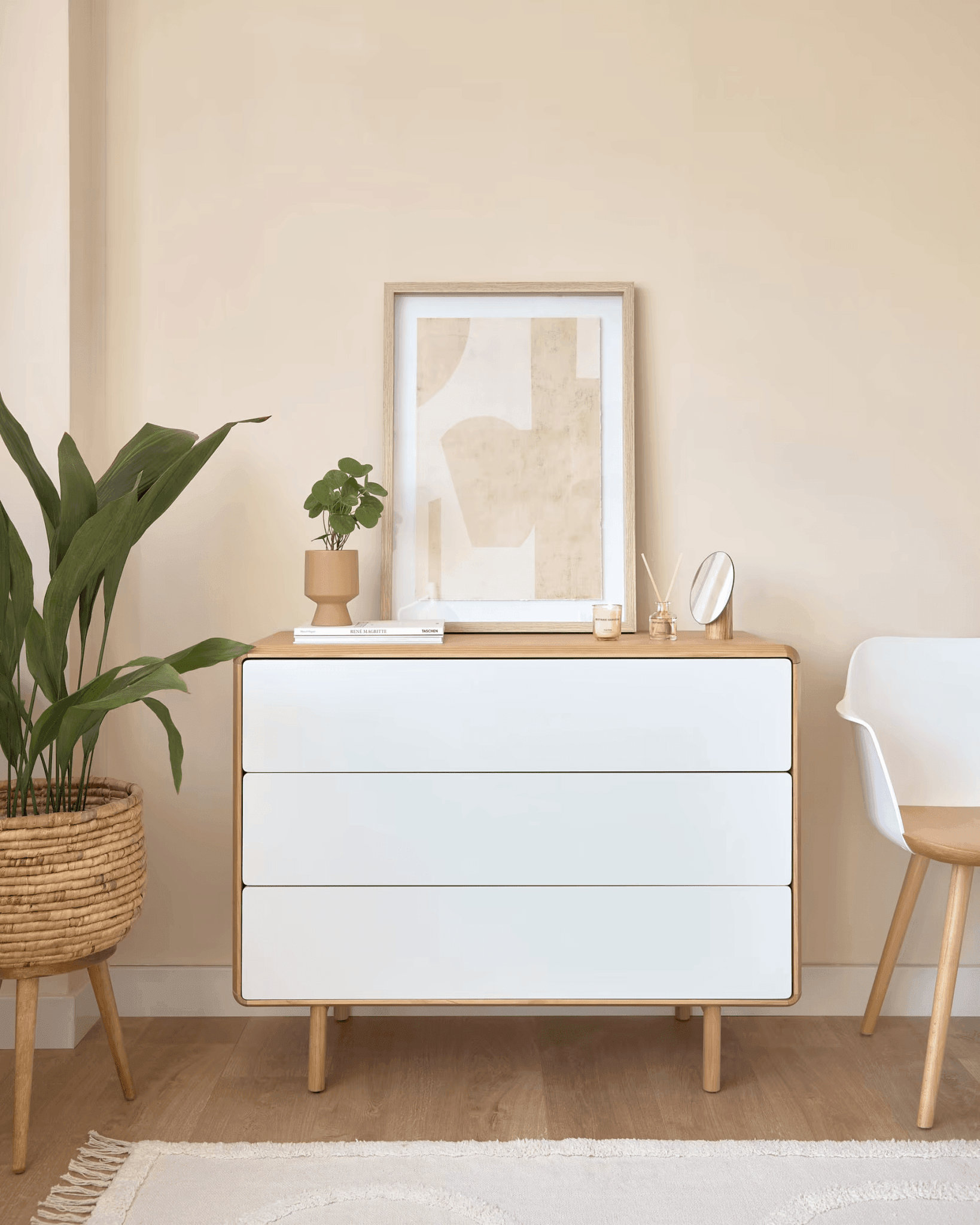 Komoda z szufladami ANIELLE lite drewno jesionowe La Forma Eye on Design