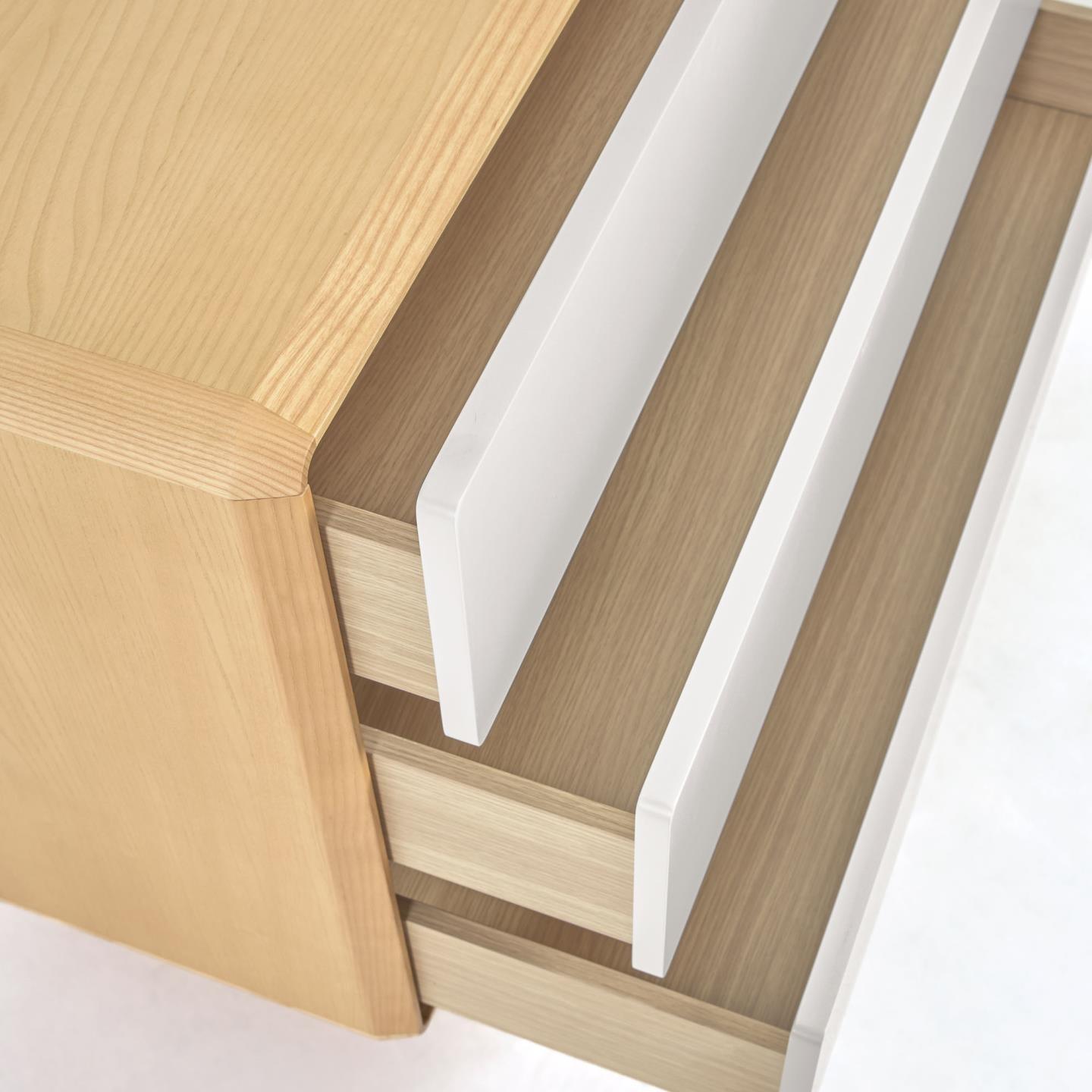 Komoda z szufladami ANIELLE lite drewno jesionowe La Forma Eye on Design