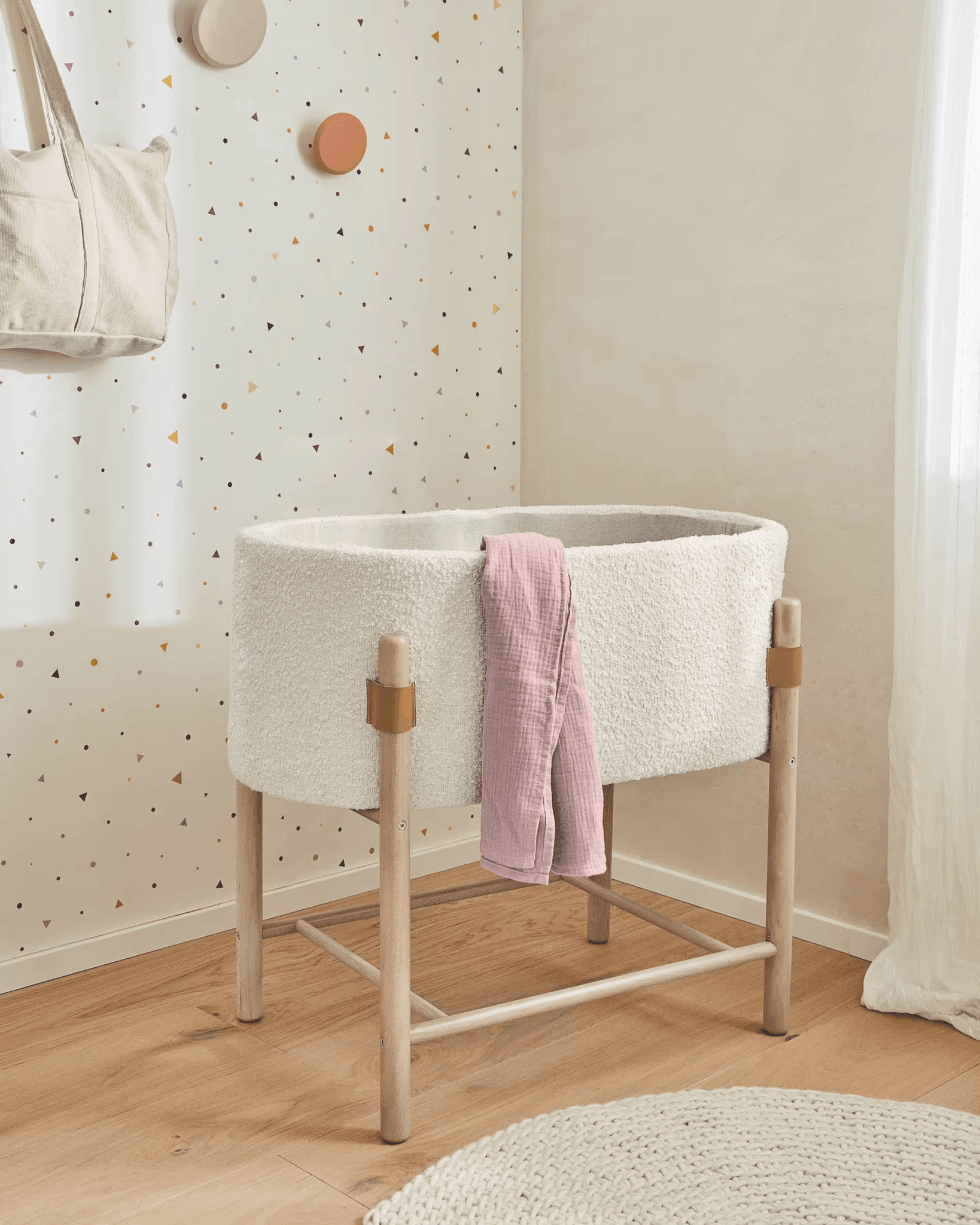 Kosz Mojżesza ADARA biały boucle La Forma Eye on Design