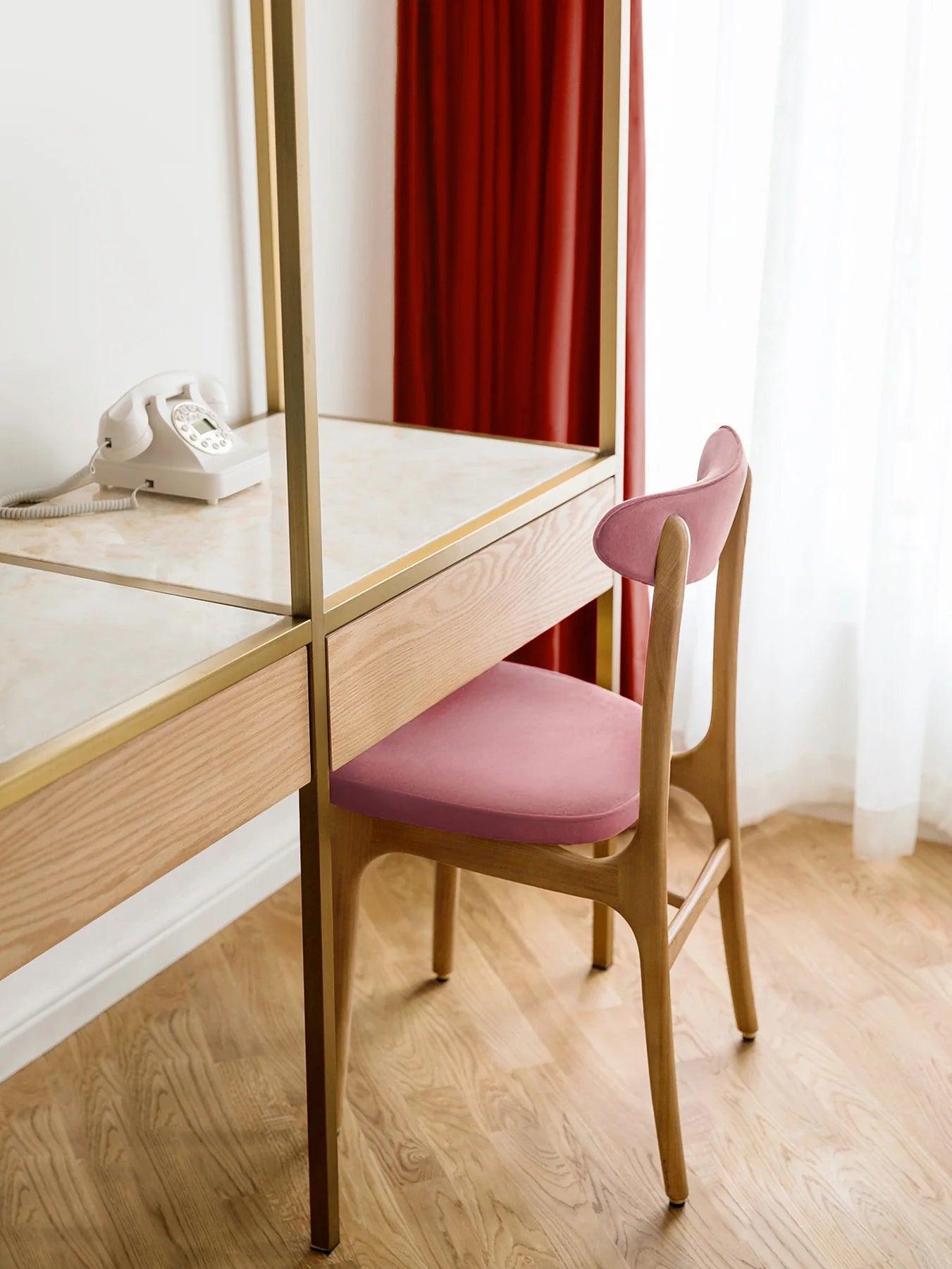 Krzesło 200-190 żółty w tkaninie Shine Velvet Mustard 366 concept Eye on Design