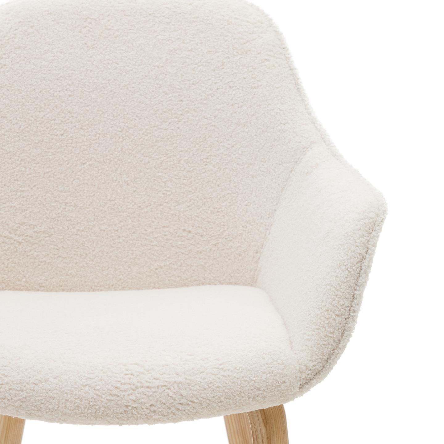 Krzesło ALELI biały boucle z drewnianą podstawą La Forma Eye on Design