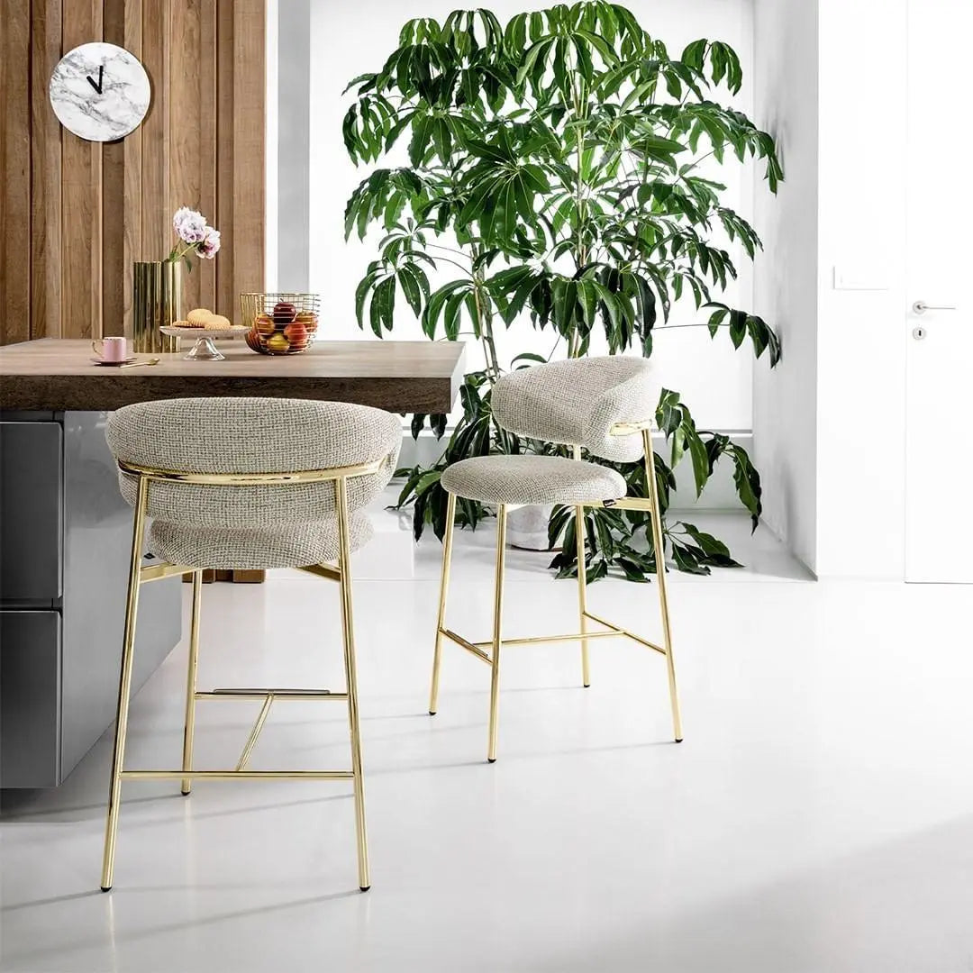 Krzesło barowe OLEANDRO boucle jasnobrązowy z metalową podstawą Calligaris Eye on Design