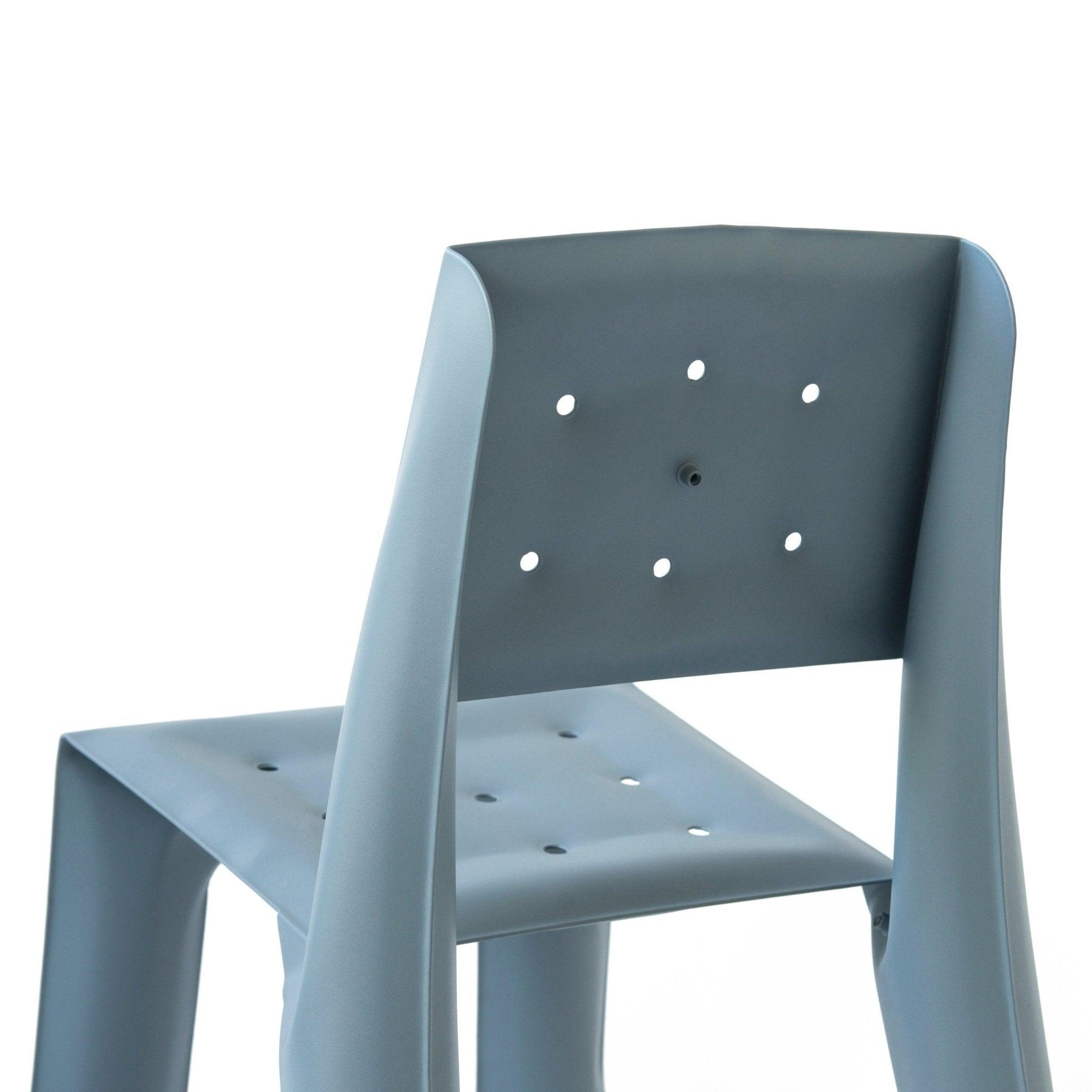 Krzesło CHIPPENSTEEL 0.5 niebieski szary mat Zieta Studio Eye on Design