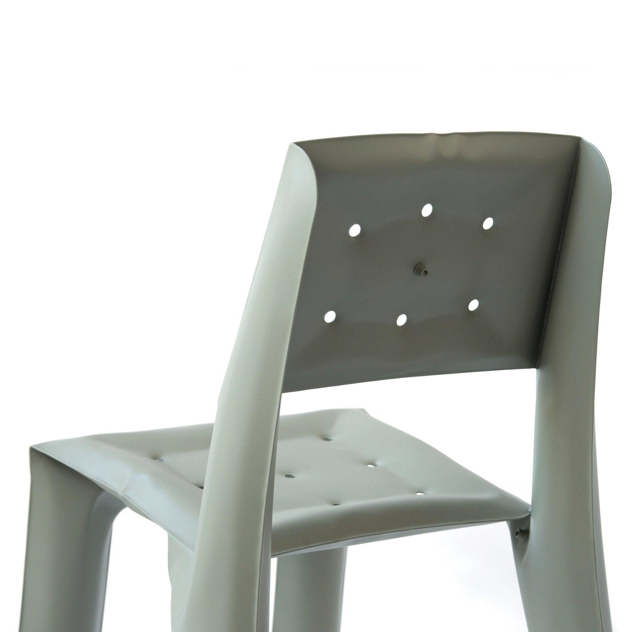 Krzesło CHIPPENSTEEL 0.5 szary mech mat Zieta Studio Eye on Design