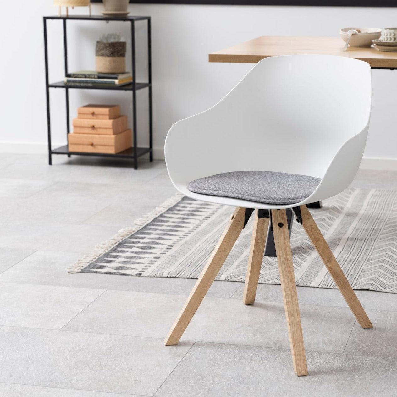 Krzesło ELLI biały z jasną podstawą Home Essentials Eye on Design