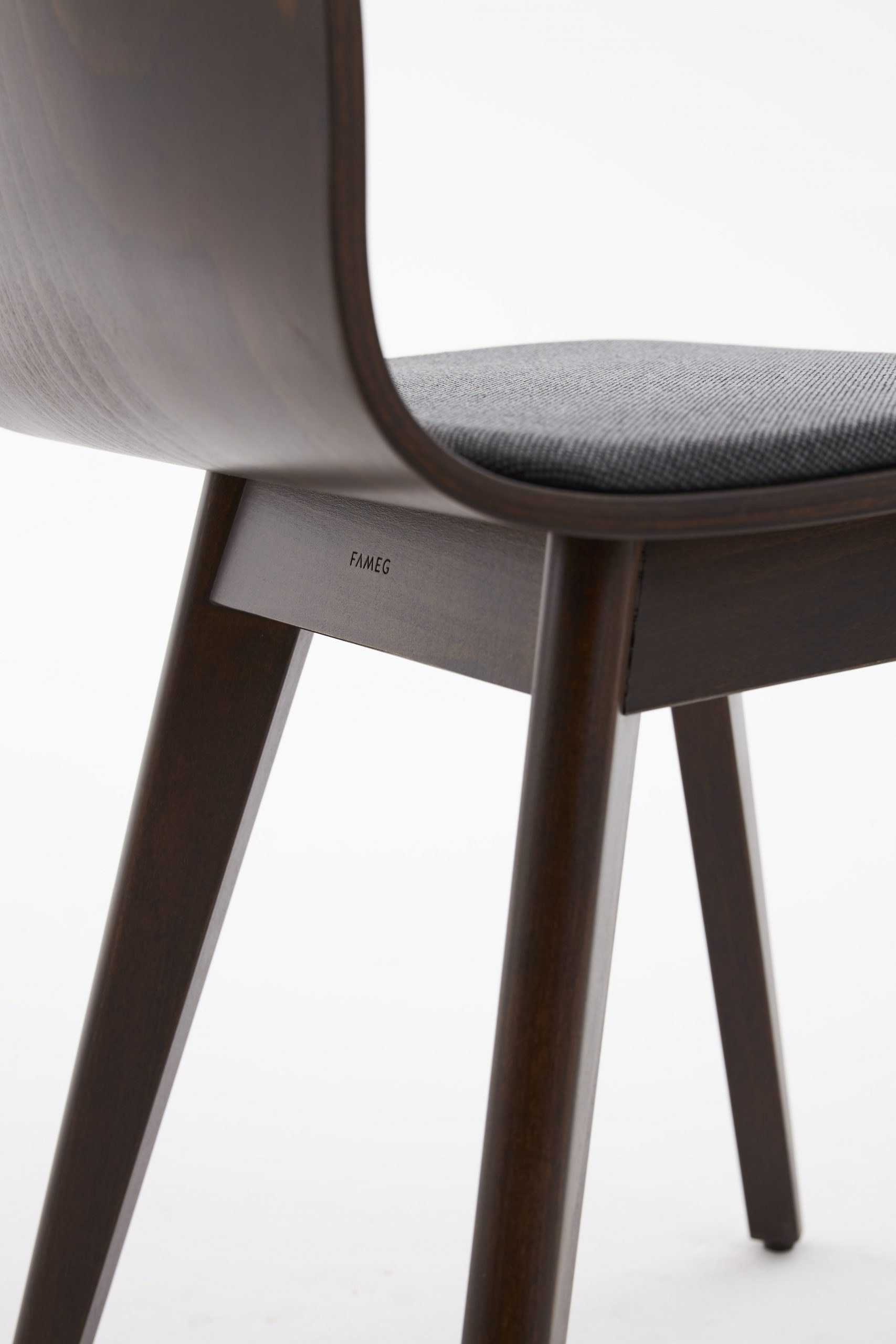 Chair Cleo A-1601 wooden base