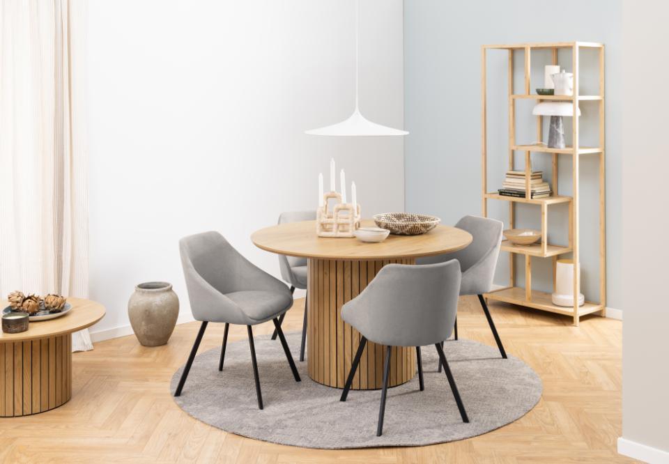 Krzesło LENNARD jasnoszary z czarną podstawą Actona Eye on Design
